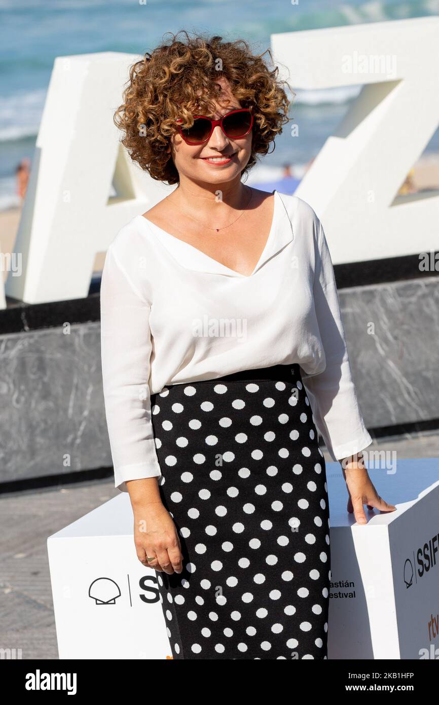 La directrice Anna R. Costa assiste au photocall 'Arde Madrid' lors du Festival du film de San Sebastian de 66th à Kursaal sur 27 septembre 2018, à San Sebastian, en Espagne. (Photo de Manuel Romano/NurPhoto) Banque D'Images