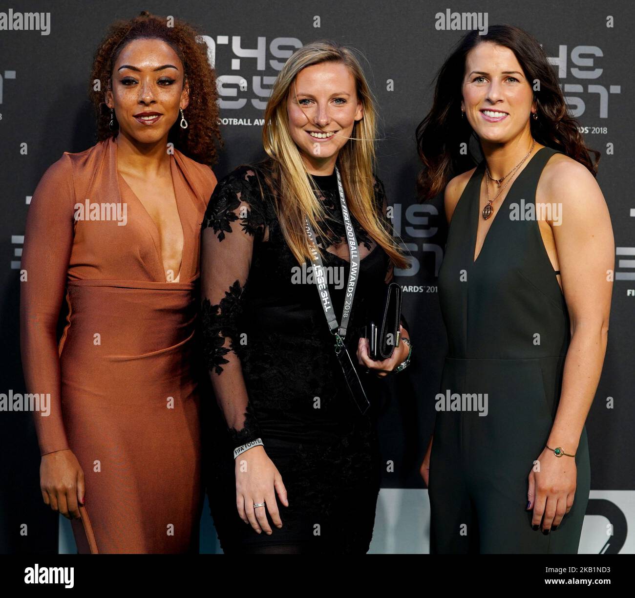 Joueur de football anglais de L-R Jess Clarke qui joue comme ailier ou avant pour le club FA WSL de Liverpool et l'équipe nationale d'Angleterre, Niamh Fahey footballeur irlandais qui joue en tant que défenseur ou milieu de terrain pour l'équipe FA WSL Liverpool et l'équipe nationale féminine de la République d'Irlande et Vick Jepson lors des meilleurs prix FIFA football au Royal Festival Hall de 24 septembre 2018 à Londres, en Angleterre. (Photo par action Foto Sport/NurPhoto) Banque D'Images