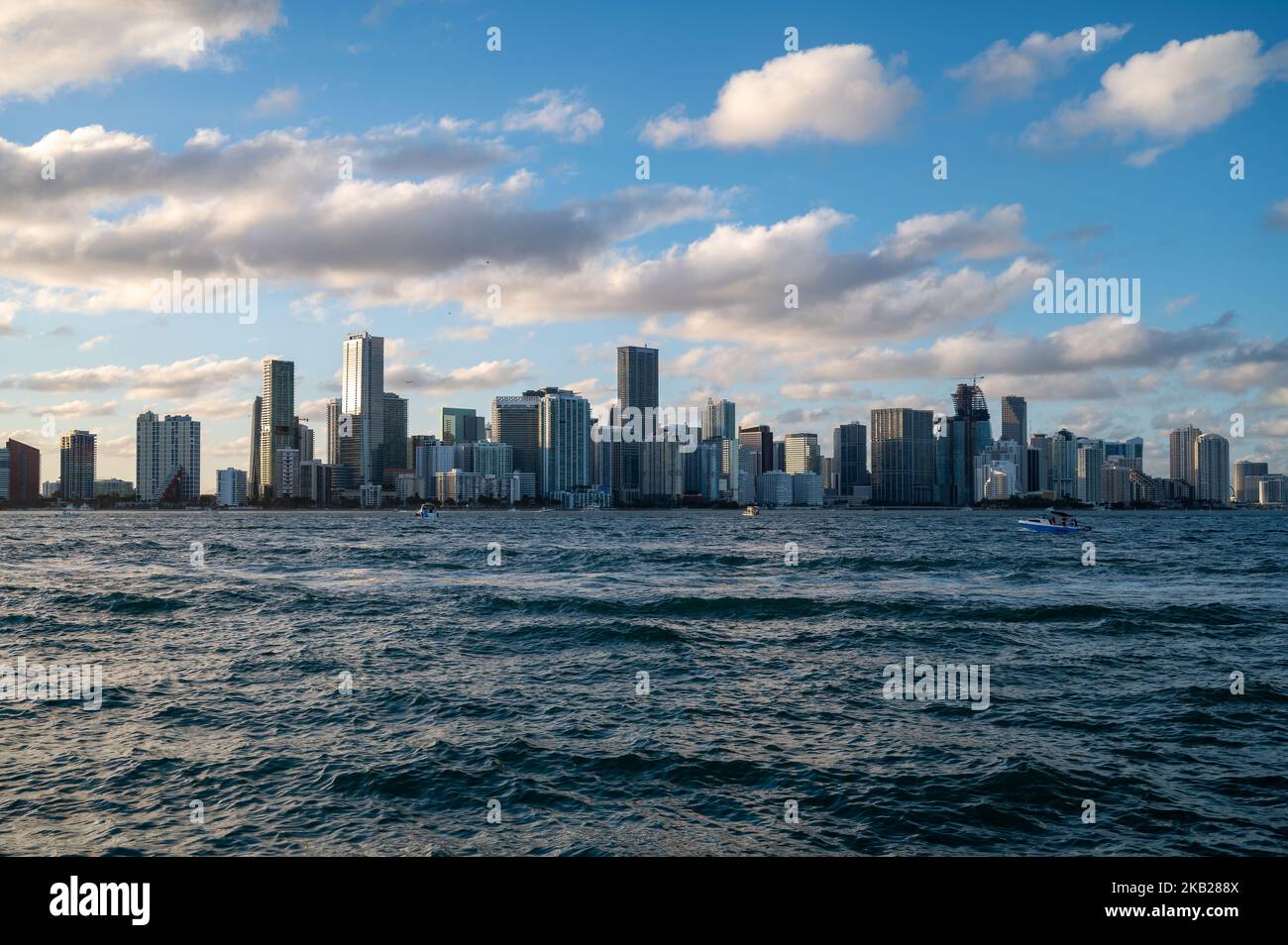 Golden hour Cityscape de Miami Brickell au coucher du soleil Banque D'Images