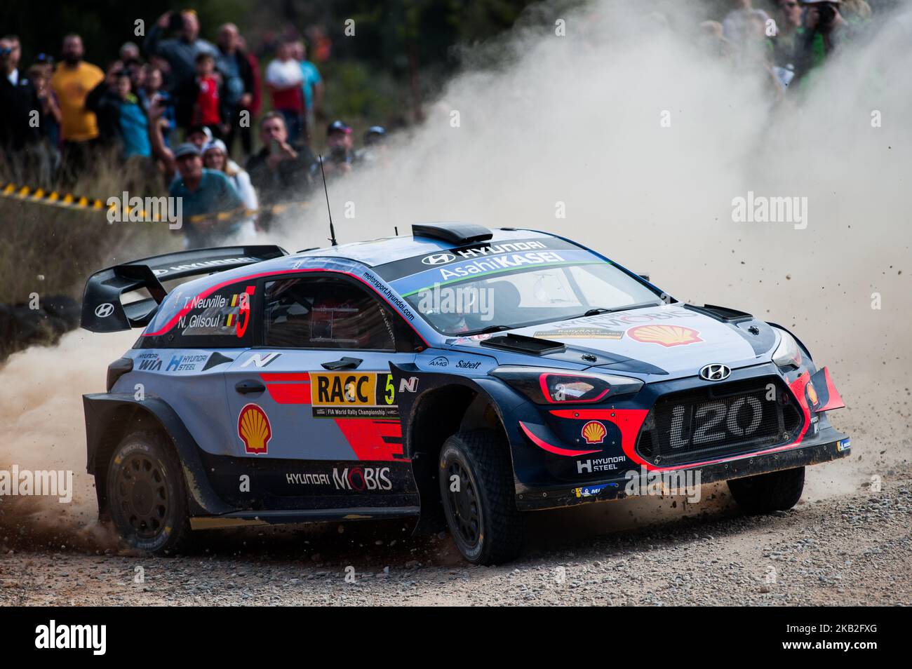 Le pilote belge Thierry Neuville et son copilote Nicolas Gilsoul de Hyundai Motorsport, pilotant sa Hyundai i20 coupe WRC pendant la première journée du Rallye RACC Catalunya Costa Daurada, sur 26 octobre 2018 à Salou, Espagne. (Photo de Joan Cros/NurPhoto) Banque D'Images