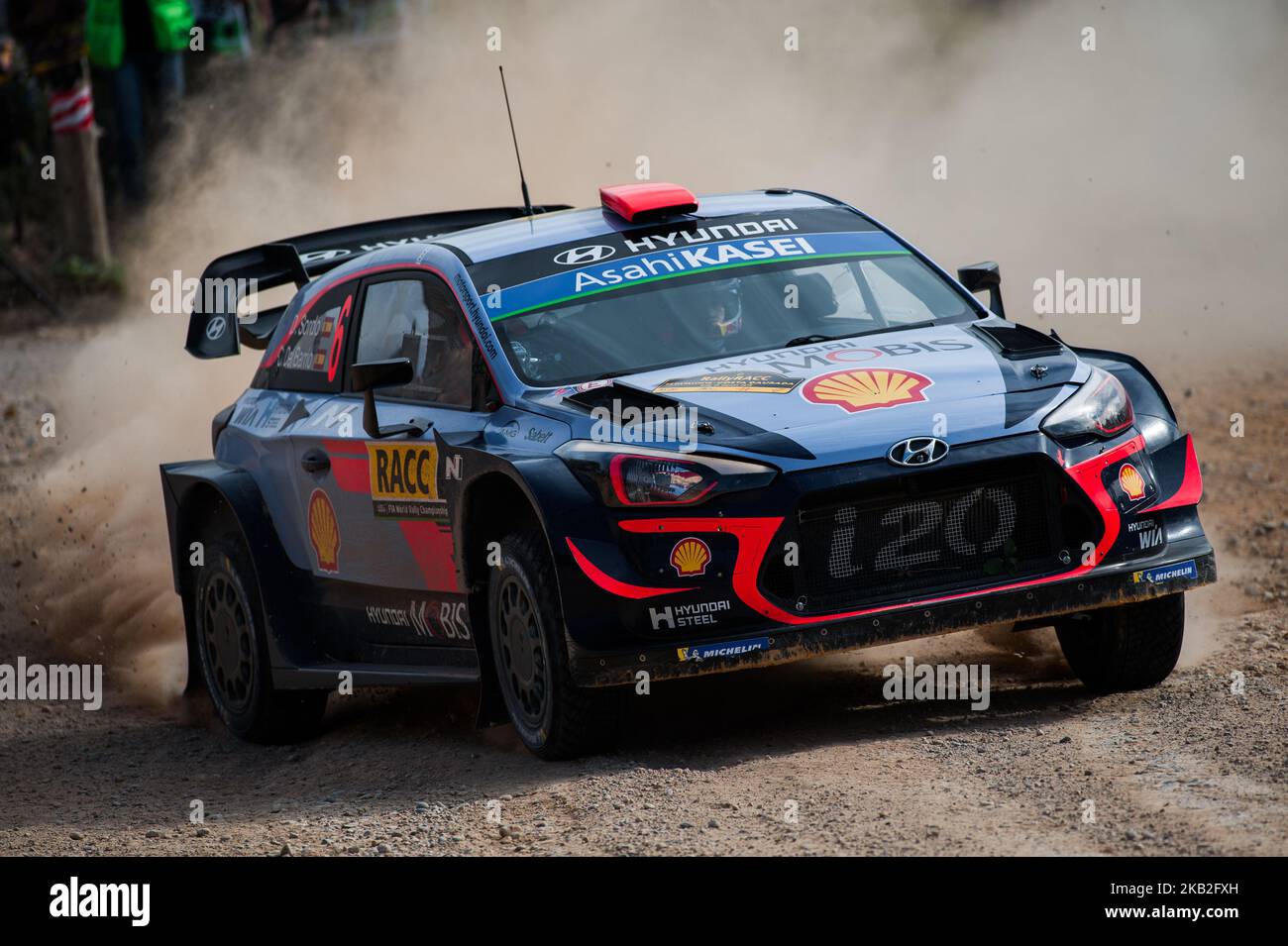 Le pilote espagnol, Daniel Sordo et son copilote Carlos del Barrio de Hyundai Motorsport, avec sa Hyundai i20 coupé WRC au cours de la première journée du Rallye RACC Catalunya Costa Daurada, sur 26 octobre 2018 à Salou, Espagne. (Photo de Joan Cros/NurPhoto) Banque D'Images