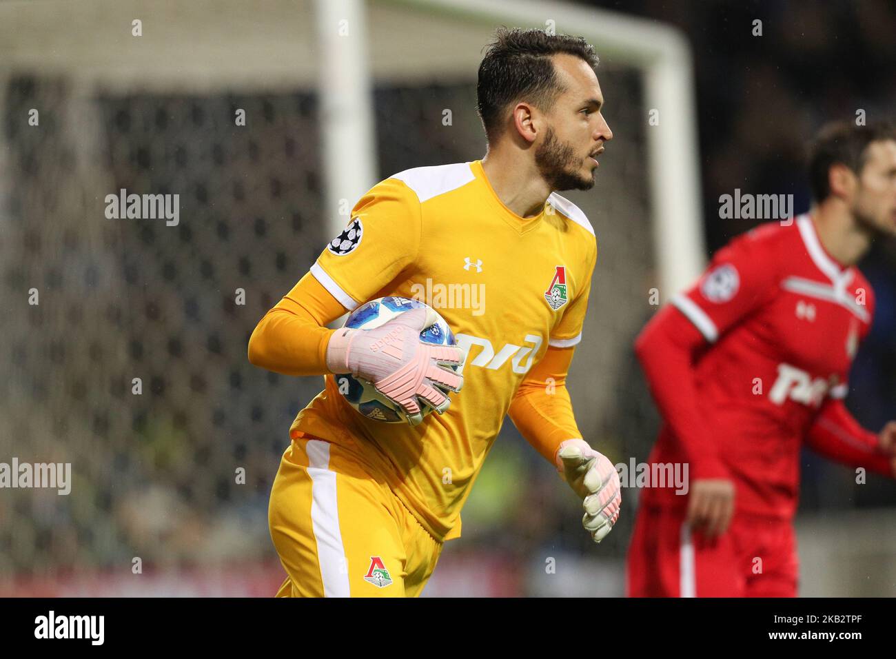 Gardien de but Guilherme du FC Lokomotiv Moscou en action pendant la Ligue des champions de l'UEFA, match entre le FC Porto et le FC Lokomotiv Moscou, au stade Dragao de Porto sur 6 novembre 2018 à Porto, Portugal. (Photo de Paulo Oliveira / DPI / NurPhoto) Banque D'Images