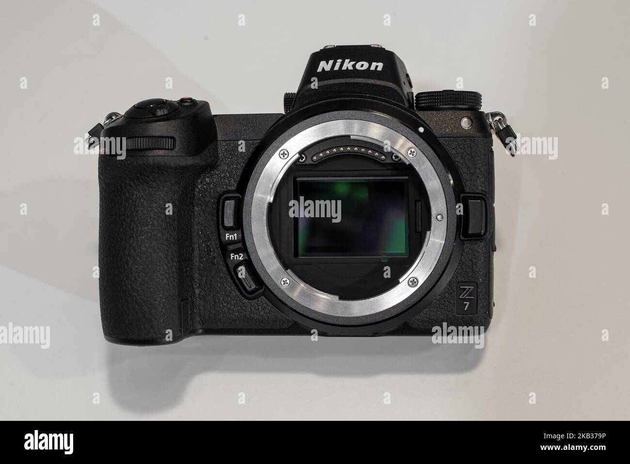 Nikon mirrorless camera Banque de photographies et d'images à haute  résolution - Alamy