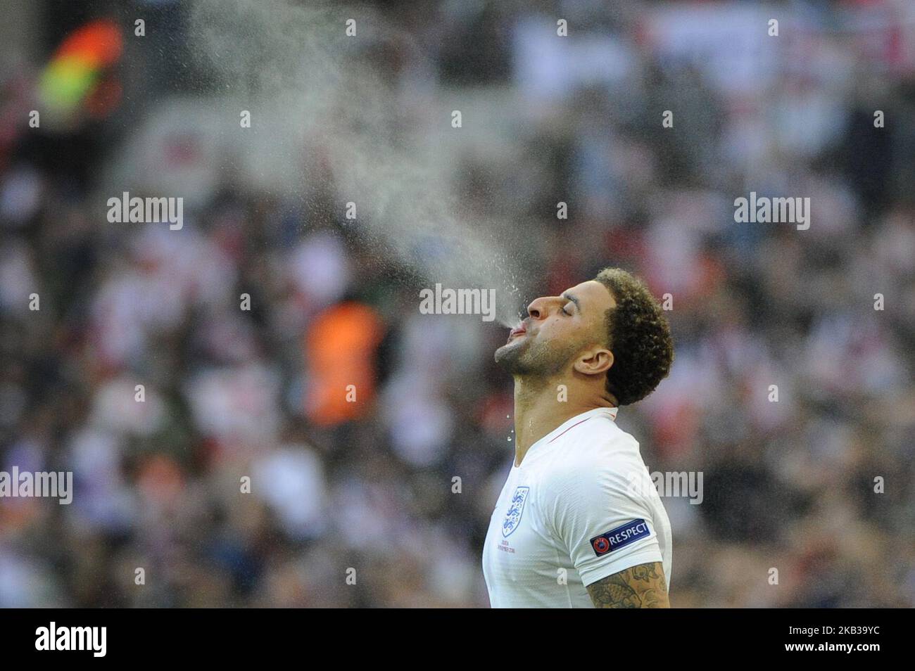 Kyle Walker d'Angleterre prend un verre avant le match de l'UEFA Nations League Group A4 entre l'Angleterre et la Croatie au stade Wembley à Londres, en Angleterre, le 18 novembre 2018. (Photo par action Foto Sport/NurPhoto) Banque D'Images