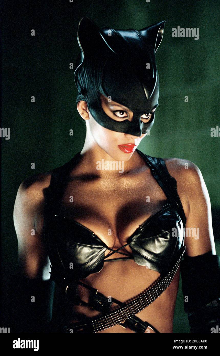 CATWOMAN, Halle Berry, 2004 Banque D'Images