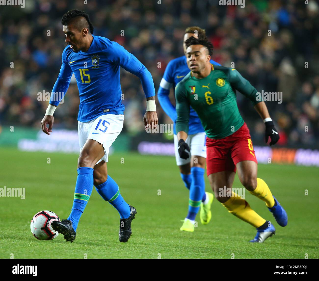 Paulinho du Brésil pendant le Tour mondial de Chevrolet au Brésil International amical entre le Brésil et le Cameroun au stade de Stadiummk, MK dons football Club à Milton Keynes, Angleterre sur 20 novembre 2018. (Photo par action Foto Sport/NurPhoto) Banque D'Images