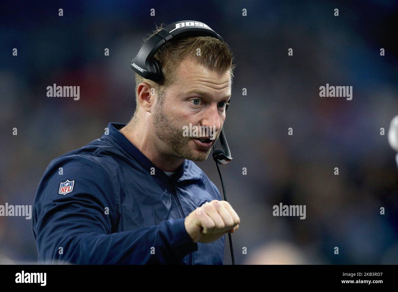 Sean McVay, entraîneur-chef de Los Angeles Rams, parle aux joueurs pendant la deuxième moitié d'un match de football de la NFL contre les Detroit Lions à Detroit, Michigan, États-Unis, dimanche, 2 décembre 2018. (Photo de Jorge Lemus/NurPhoto) Banque D'Images