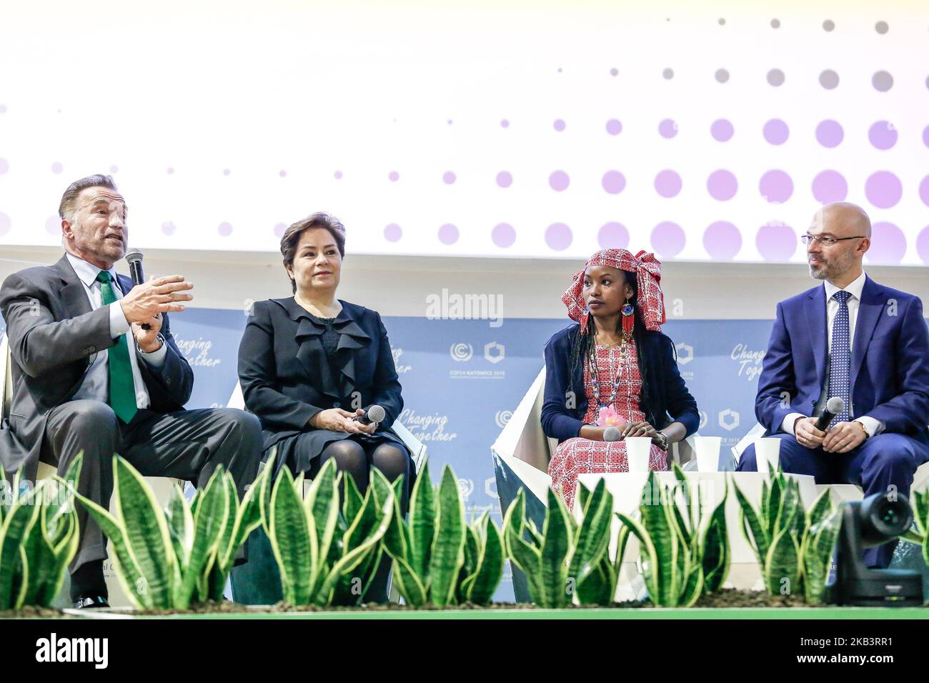 Arnold Schwarzenegger, Président de l'Institut USC Schwarzenegger et ex-Gouverneur de Californie, Patricia Espinosa, Secrétaire exécutive de la CCNUCC, Hindou Ibrahim, leader autochtone et Michal Kurtyka, Secrétaire d'État au Ministère de l'énergie en Pologne lors du panel d'ouverture du pôle d'action à Katowice COP24, Pologne, le 3rd décembre 2018. COP24 est organisé par la Convention-cadre des Nations Unies sur les changements climatiques (CCNUCC). (Photo par Dominika Zarzycka/NurPhoto) Banque D'Images