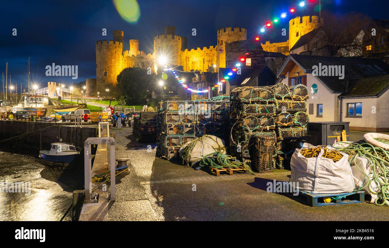 Conwy Quay et Conwy Castle, Conwy, Nord du pays de Galles. Pris en 2021. Banque D'Images