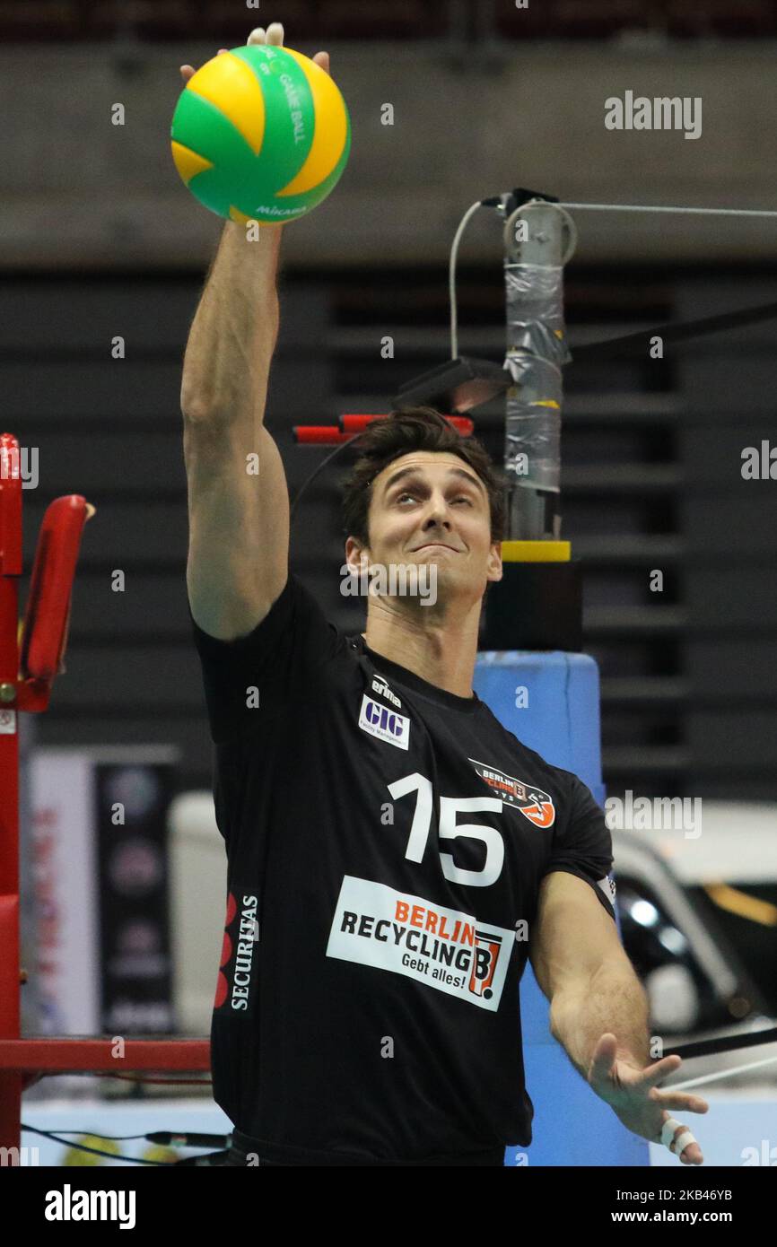 Kyle Russell (15) de Berlin Recycling volleys est vu en action le 19 décembre 2018 à Gdansk, en Pologne, pendant le match de la Ligue des champions de Volleyball entre Trefl Gdansk et Berlin Recycling volleys dans la salle de sport ERGO Arena. (Photo de Michal Fludra/NurPhoto) Banque D'Images