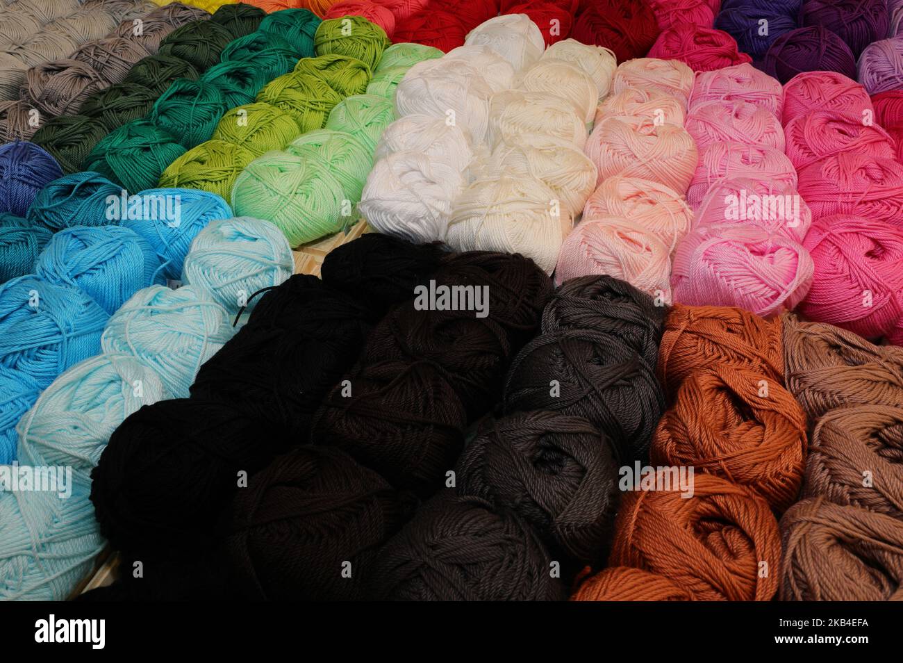 Balles de laine ou de coton en vente dans la boutique Banque D'Images