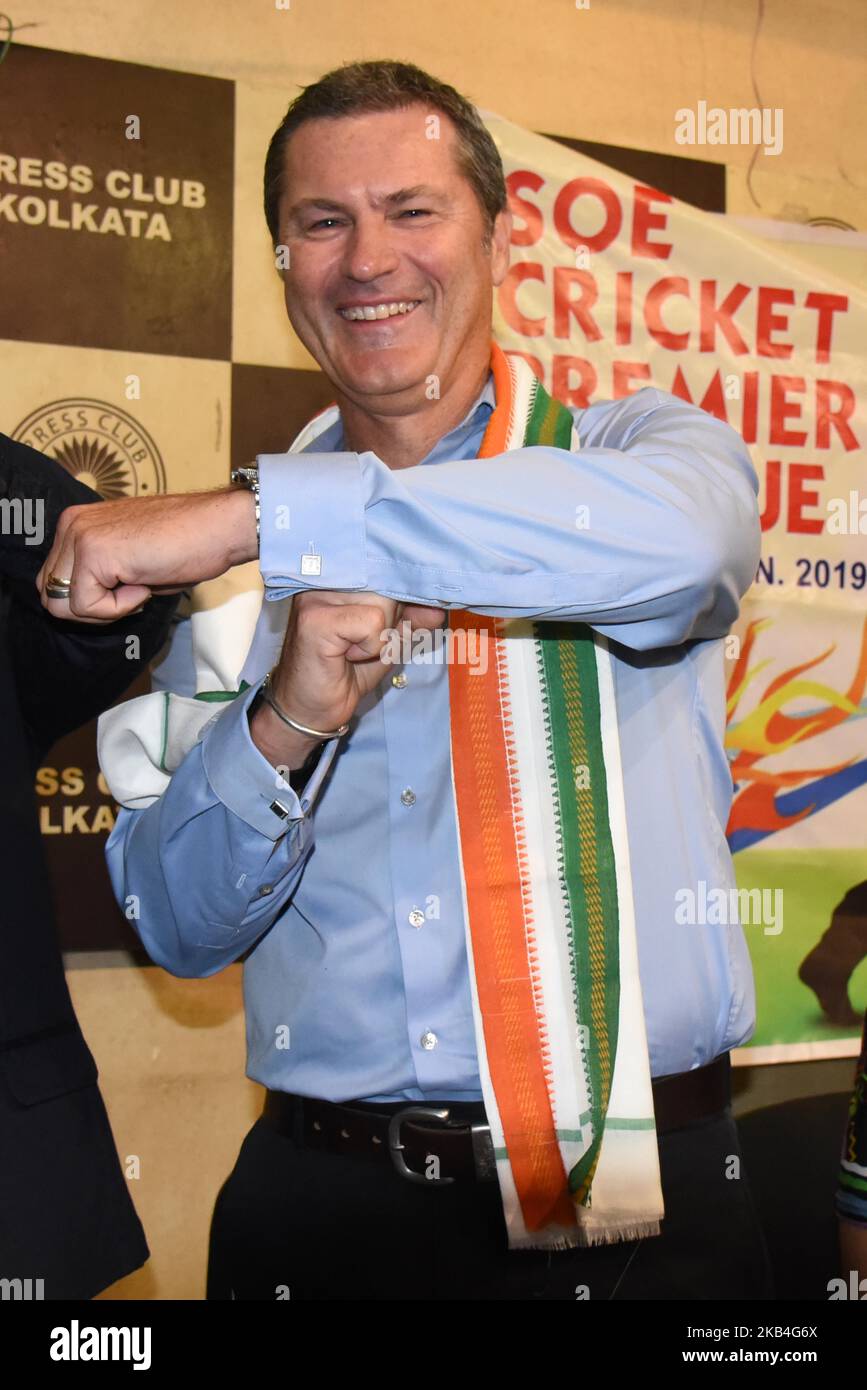 Ancien juge-arbitre de la CPI M. Simon Taufel par le Comité de cricket de Silver Oak Estate à la rencontre de la presse.a souligné le rôle du cricket dans l'établissement de relations entre l'Inde et l'Australie, scénario actuel du cricket mondial, développements récents, Cricket Premier League par Silver Oak Estate Complex, Tournoi de cricket annuel pour soutenir les nécessiteux de la société, etc sur 14 janvier 2019 au club de presse de Kolkata à Kolkata, Inde. (Photo de Debajyoti Chakraborty/NurPhoto) Banque D'Images