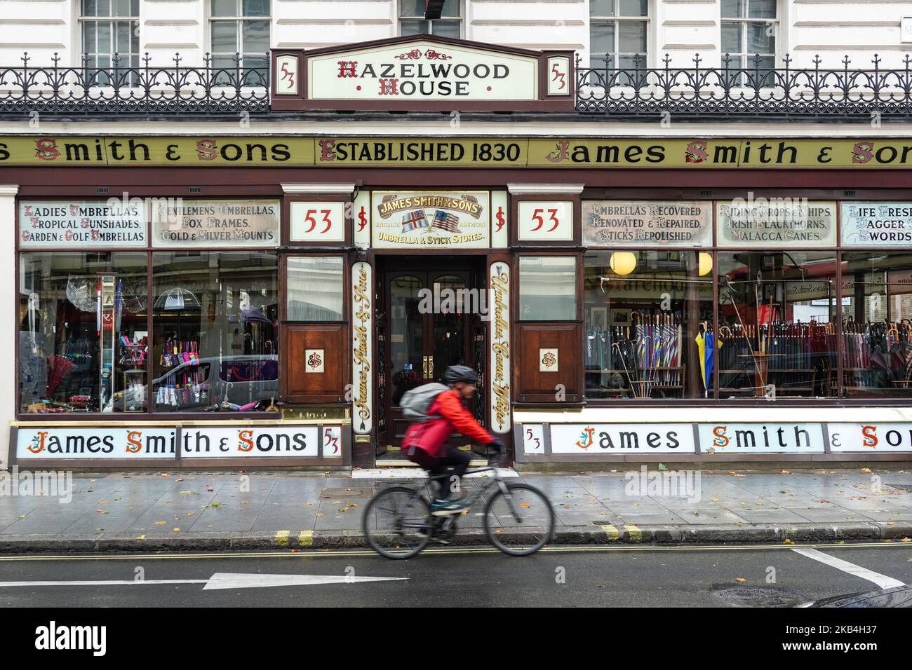 Boutique de parasols James Smith & Sons à Hazelwood House, New Oxford Street, Londres, Angleterre, Royaume-Uni Banque D'Images