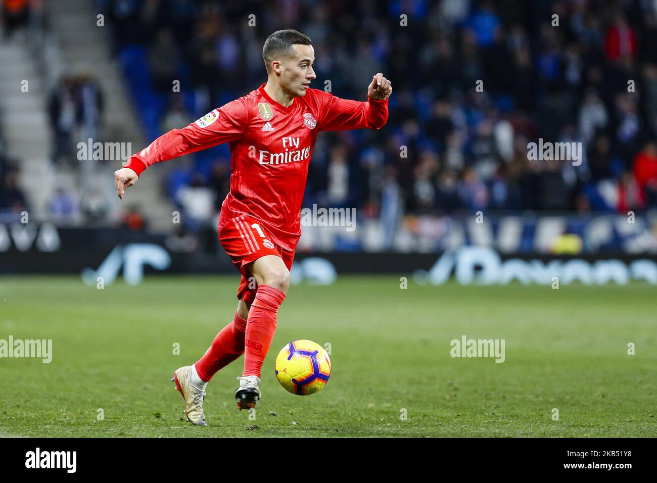 Real Madrid CF avance Lucas Vazquez (17) pendant le match RCD Espanyol contre Real Madrid CF, pour la ronde 21 de la Liga Santander, joué au stade RCD Espanyol le 27th janvier 2018 à Barcelone, Espagne. (Photo de Mikel Trigueros/Urbanandsport/NurPhoto) Banque D'Images