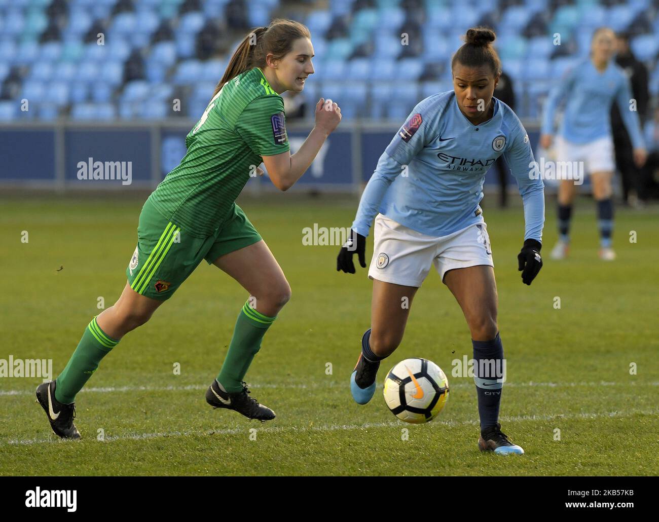 Emily Hill, de Watford, a tenté de rattraper Nikita Parris (Manchester City) lors du quatrième match de football de la coupe FA des femmes SSE entre Manchester City Women et Watford Ladies au stade Academy, sur 3 février, à Manchester, en Angleterre. (Photo par action Foto Sport/NurPhoto) Banque D'Images