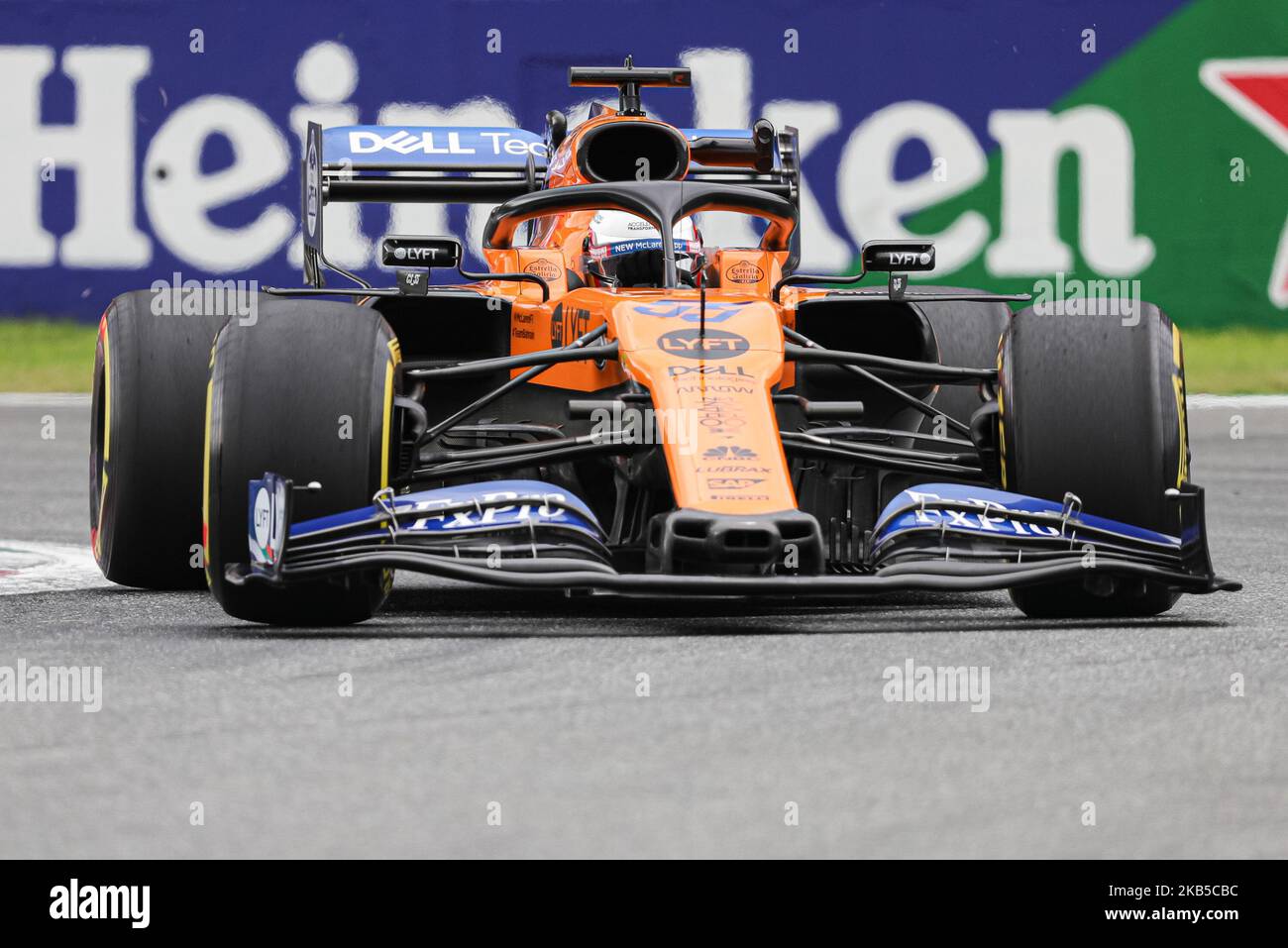 Carlos Sainz Jr pilotant l'écurie McLaren F1 (55) sur la piste lors de l'entraînement au Grand Prix de Formule 1 d'Italie à l'Autodromo di Monza sur 6 septembre 2019 à Monza, en Italie. (Photo par Emmanuele Ciancaglini/NurPhoto) Banque D'Images