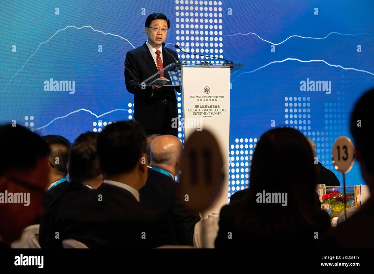 Hong Kong, Chine. 02nd novembre 2022. John Lee Ka-chiu, Directeur général de Hong Kong, s'exprime lors du Sommet mondial sur l'investissement des dirigeants financiers à Hong Kong. Crédit : SOPA Images Limited/Alamy Live News Banque D'Images