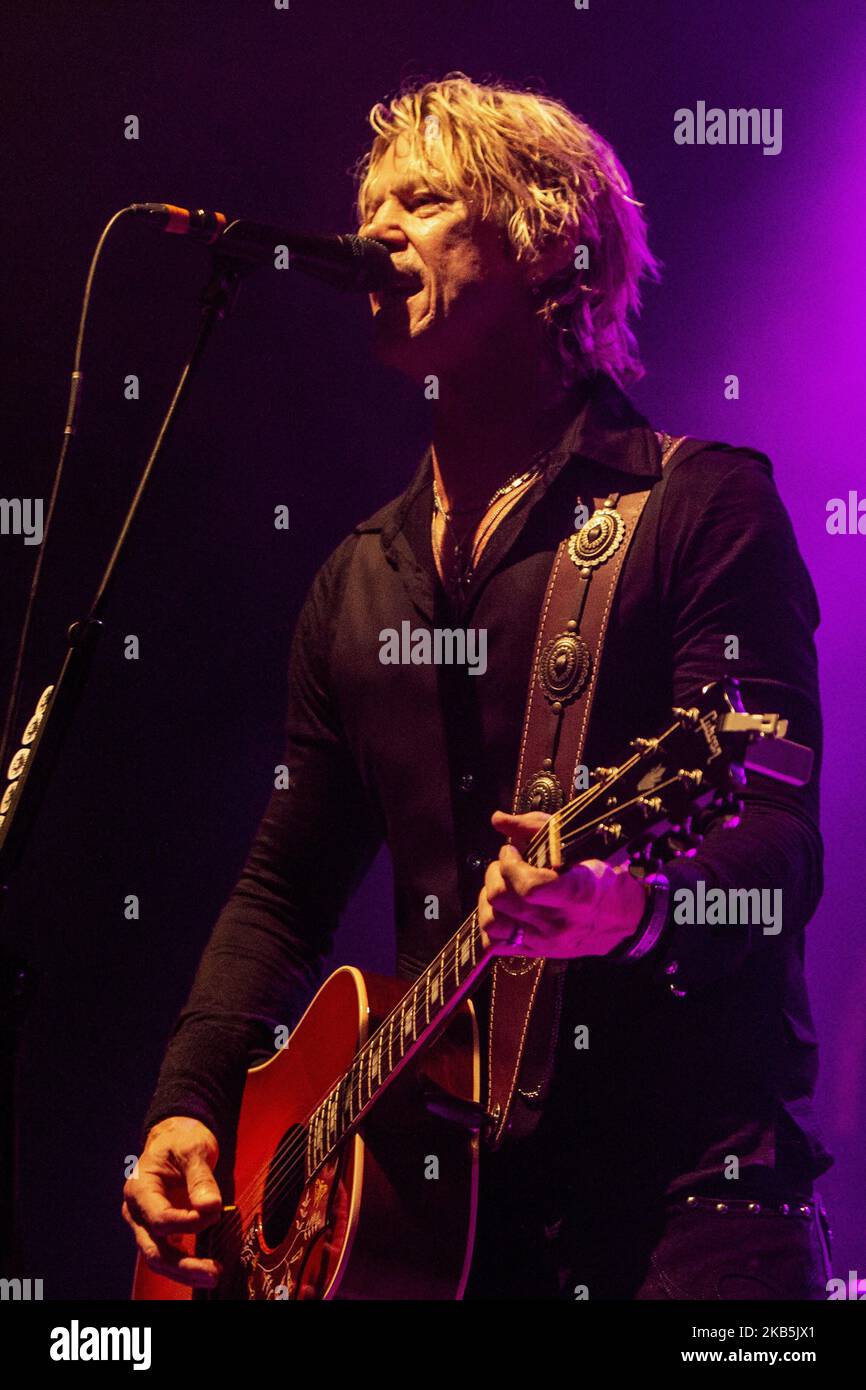 Le chanteur et multi-instrumentiste américain Duff McKagan, bassiste de Guns and Roses, se produit en concert à Milan pour présenter sa nouvelle tendresse au Santeria Toscana 31 à Milan, en Italie, le 8 septembre 2019. (Photo de Roberto Finizio/NurPhoto) Banque D'Images