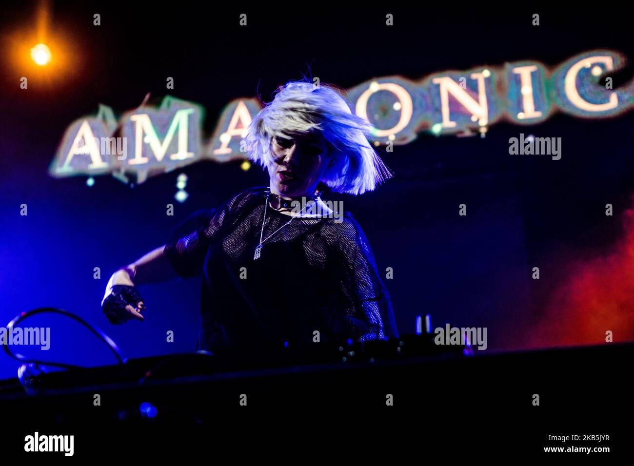 DJ Amazonica, autrement connu sous le nom de Victoria 'Harry' Harrison alias Dirty Harry, se produit en direct à fabrique à Milan, Italie, sur 08 septembre 2019 comme s'ouvre pour machine canon Kelly Perform. (Photo par Mairo Cinquetti/NurPhoto) Banque D'Images