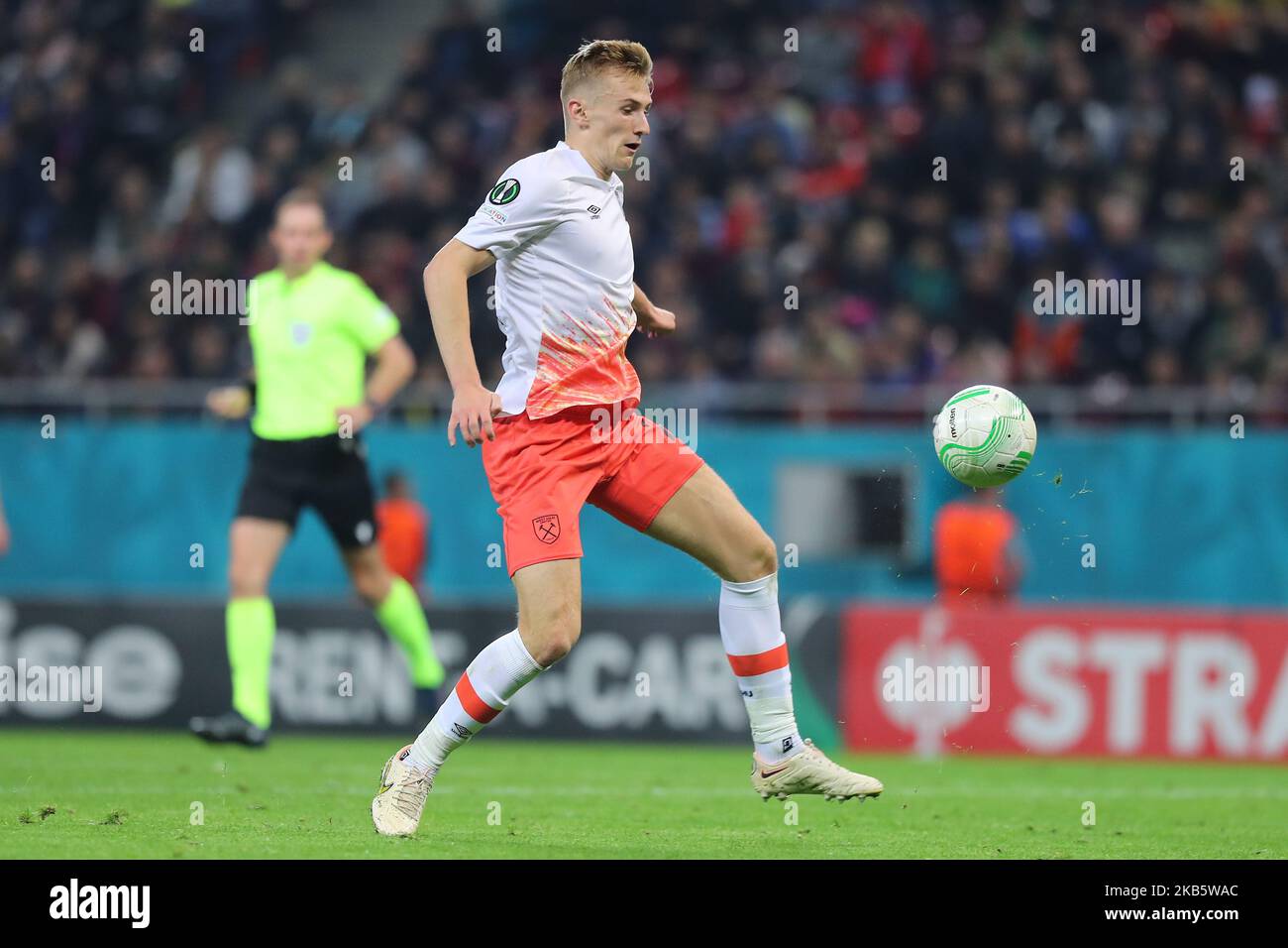 Flynn Downes lors du match de l'UEFA Europa Conference League FCSB contre West Ham United à Arena Națională, Bucarest, Roumanie. 3rd novembre 2022. (Photo de Stefan Constantin/News Images) Credit: News Images LTD/Alay Live News Banque D'Images