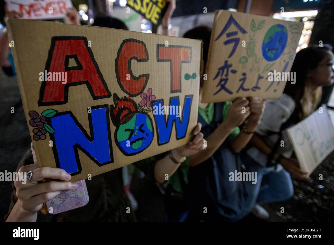 Les participants se sont produits le vendredi pour une future manifestation de mouvement lors d'une journée nationale d'action contre le changement climatique à 20 septembre 2019 à Tokyo, au Japon. Les activistes exigent de prendre une voie politique rapide vers la réduction des émissions de CO2 et la lutte contre le réchauffement des températures de la Terre (photo d'Alessandro Di Ciommo/NurPhoto) Banque D'Images