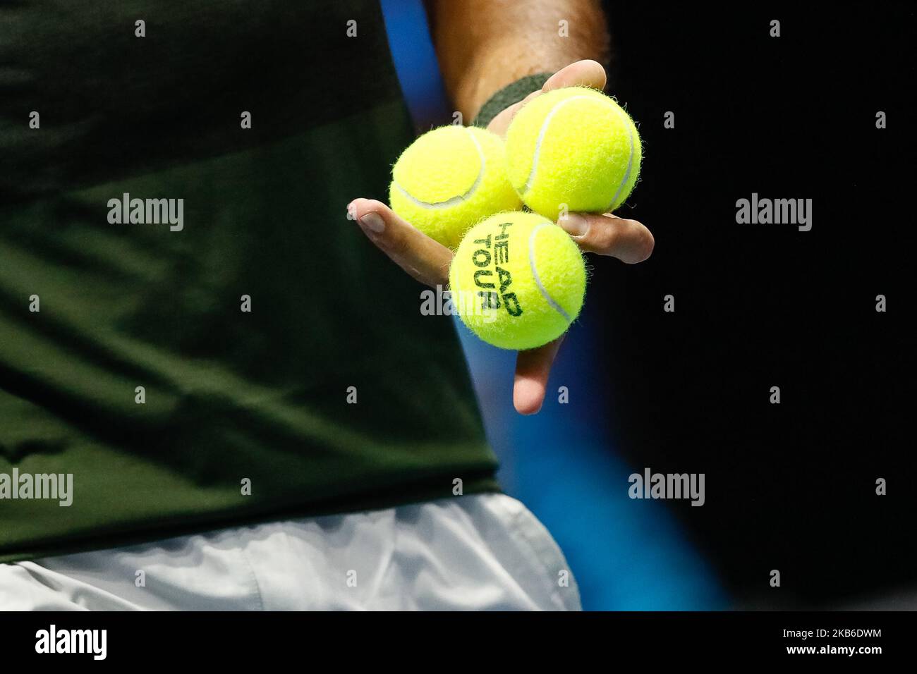 Le ballon de tennis officiel de la tournée ATP est vu pendant le match ATP Saint-Pétersbourg ouvert 2019 quart de finale entre Matteo Berrettini d'Italie et Ego Gerasimov de Biélorussie sur 21 septembre 2019 à Saint-Pétersbourg, Russie. (Photo de Mike Kireev/NurPhoto) Banque D'Images