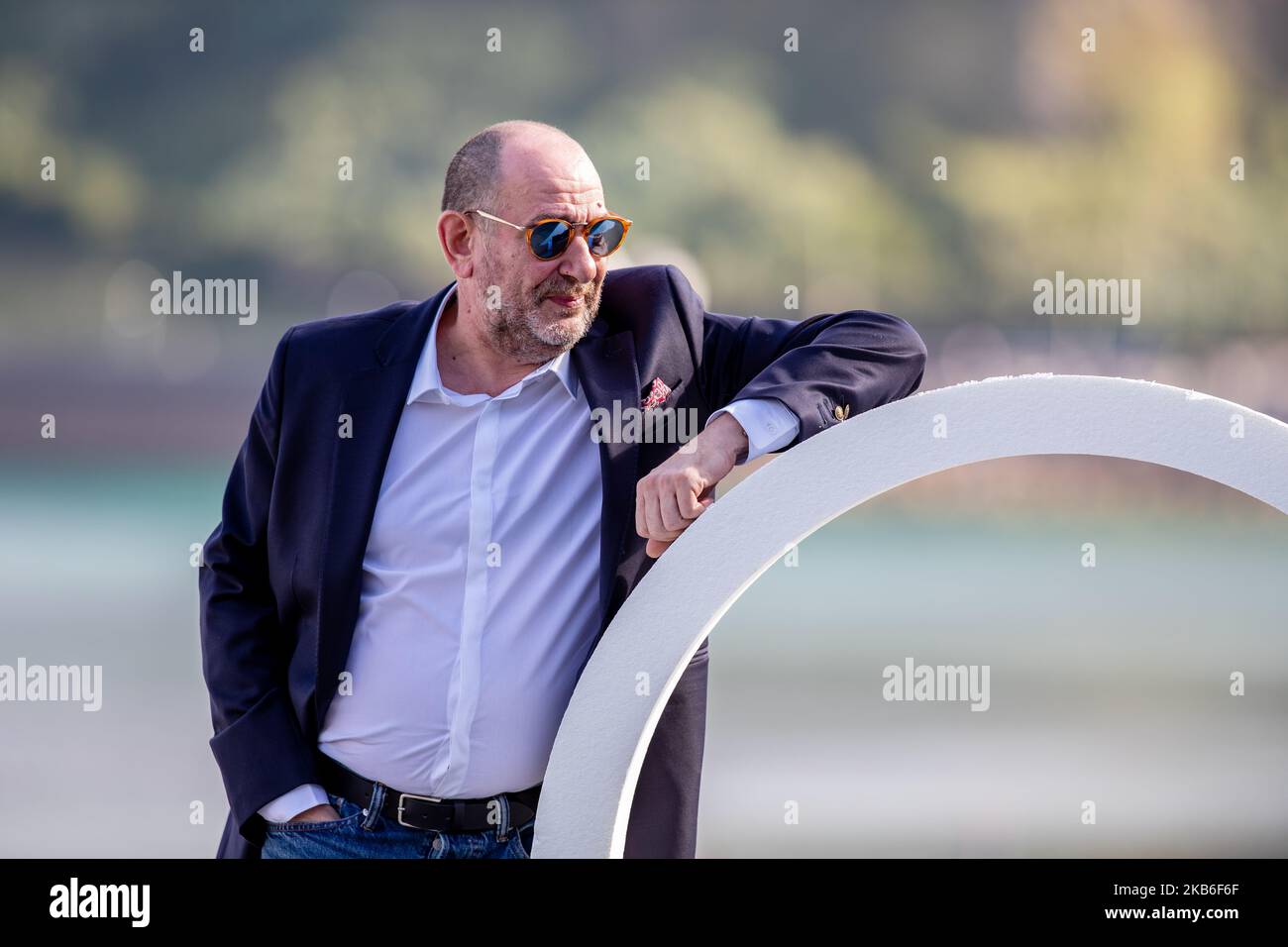 Karra Elejalde participe au photocall 'tout en temps de guerre' lors du festival du film de Saint-Sébastien 67th dans la ville basque de Saint-Sébastien sur 21 septembre 2019, au nord de l'Espagne. (Photo de Manuel Romano/NurPhoto) Banque D'Images
