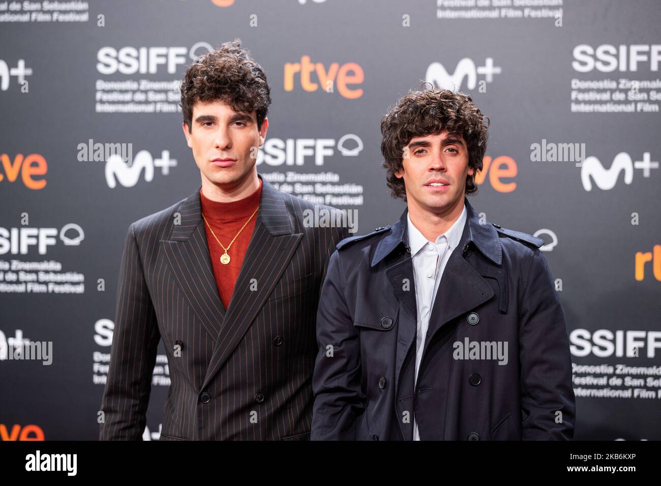 Javier Ambrosi (R) et Javier Calvo assistent à la première de la Trinchera Infinita (la tranchée sans fin) lors du Festival du film de San Sebastian 67th dans la ville basque de San Sebastian, au nord de l'Espagne, sur 22 septembre 2019. (Photo de Manuel Romano/NurPhoto) Banque D'Images