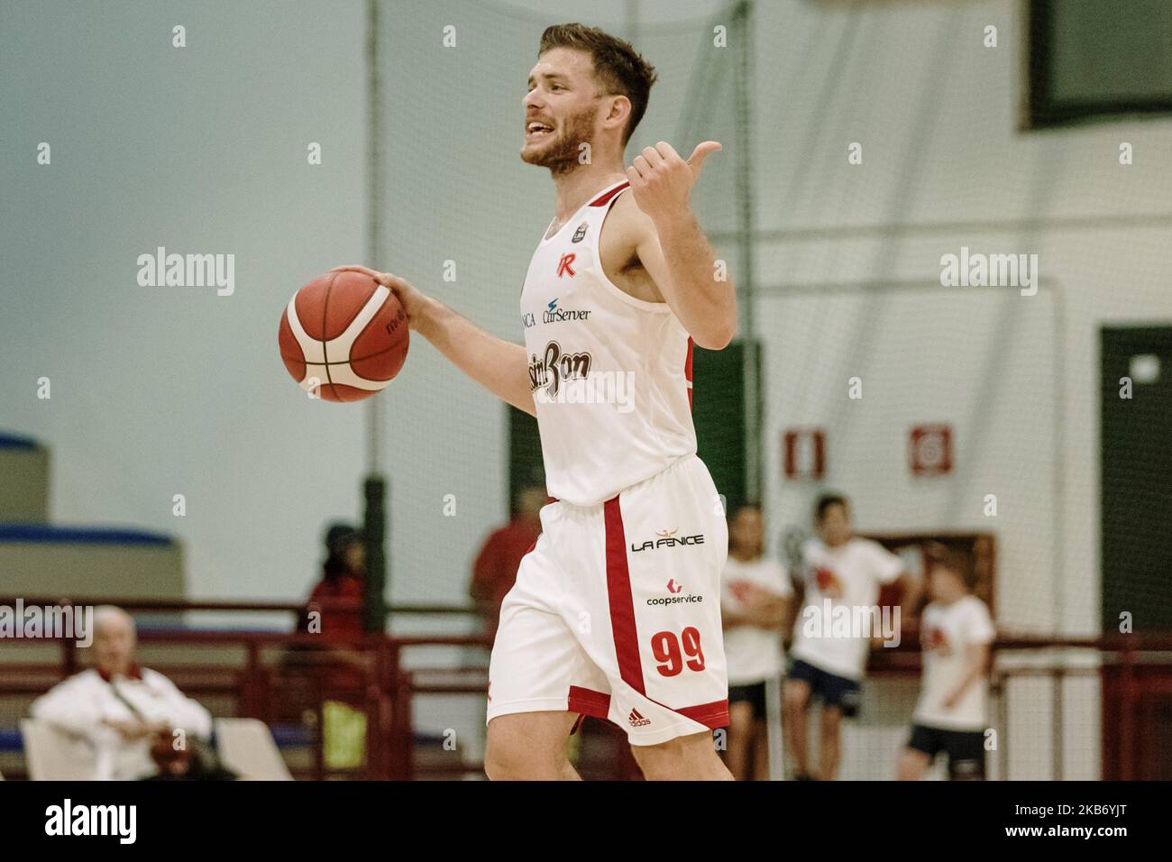 Gal Mekel de Grissin bon Reggio Emilia Basketball pendant le match international de basket-ball entre Grissin bon Reggio Emilia et Leiden Basketball à PalaRegnani sur 18 septembre 2019 à Scandiano, Italie. (Photo par Emmanuele Ciancaglini/NurPhoto) Banque D'Images