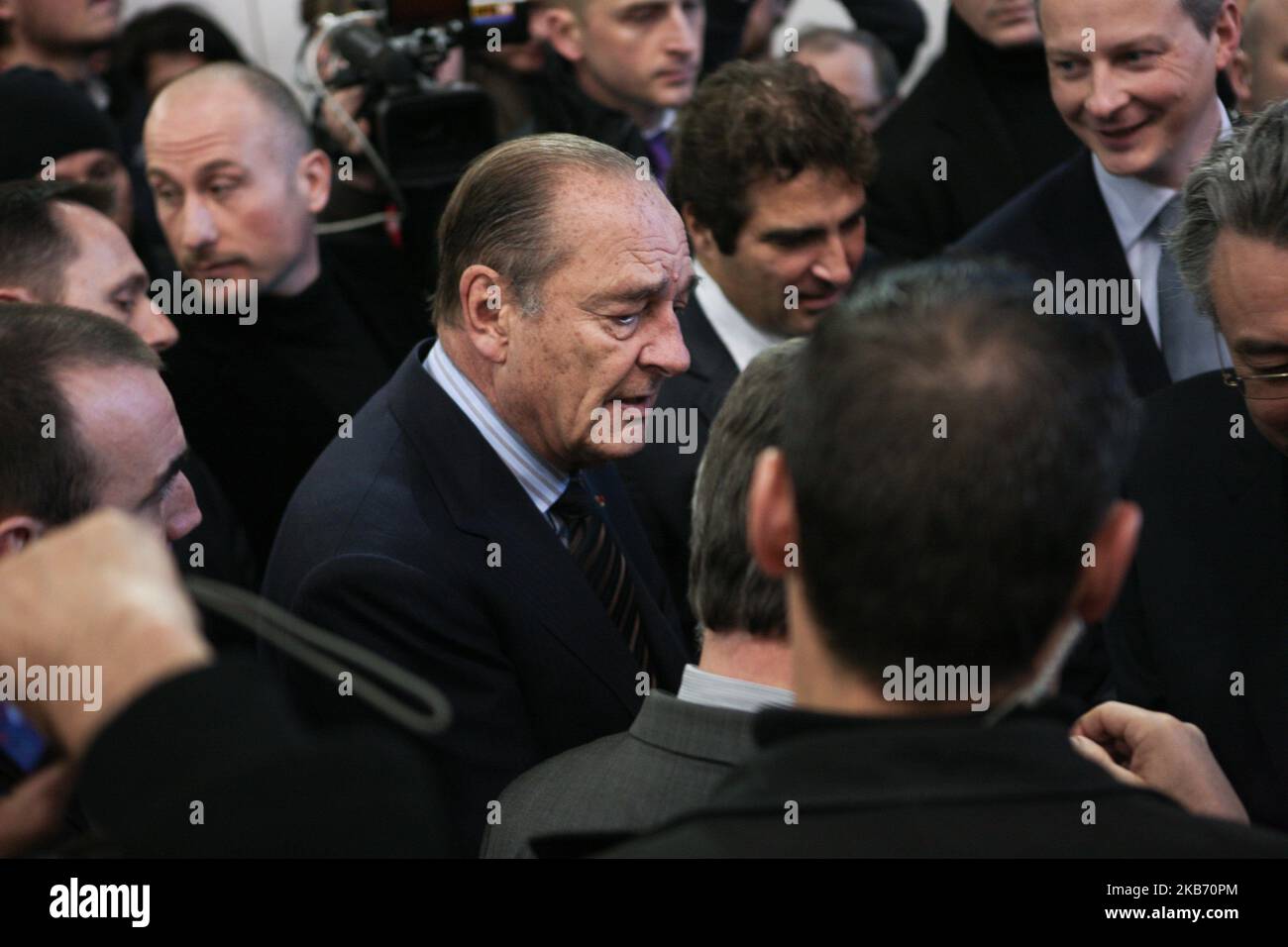 L'ancien président français Jacques Chirac (C), 77 ans, visite le salon agricole international de 5 mars 2010 à Paris. Jacques Chirac, un homme politique de centre-droit qui a été chef d'État de 1995 à 2007, est mort sur 26 septembre 2019. Il avait 86 ans. (Photo de Michel Stoupak/NurPhoto) Banque D'Images