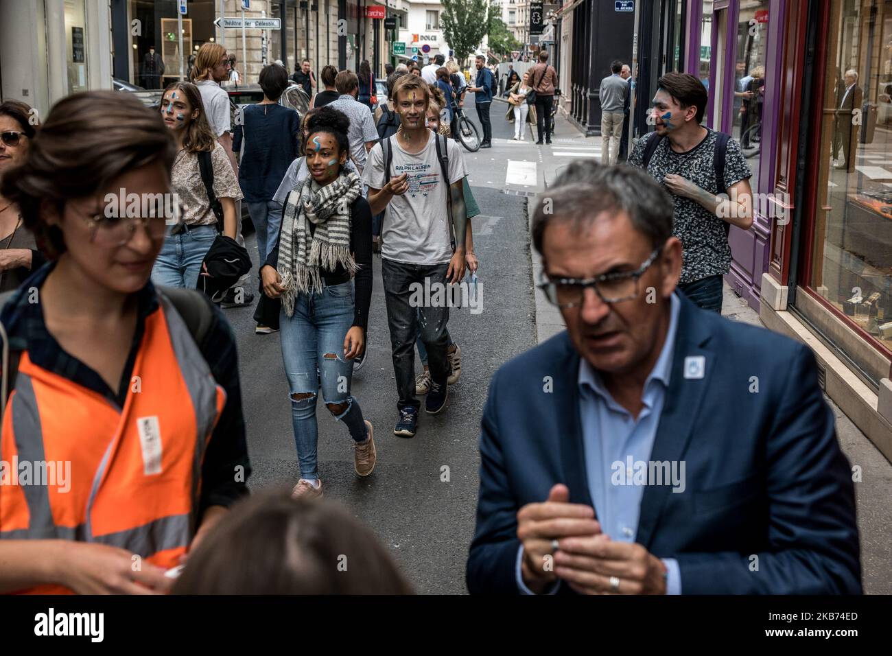 Marche du Président de la zone métropolitaine de Lyon David Kimelfeld à l'occasion de la première journée d'essais de piéton dans le centre-ville de Lyon, France, le 28 septembre 2019. (Photo de Nicolas Liponne/NurPhoto) Banque D'Images