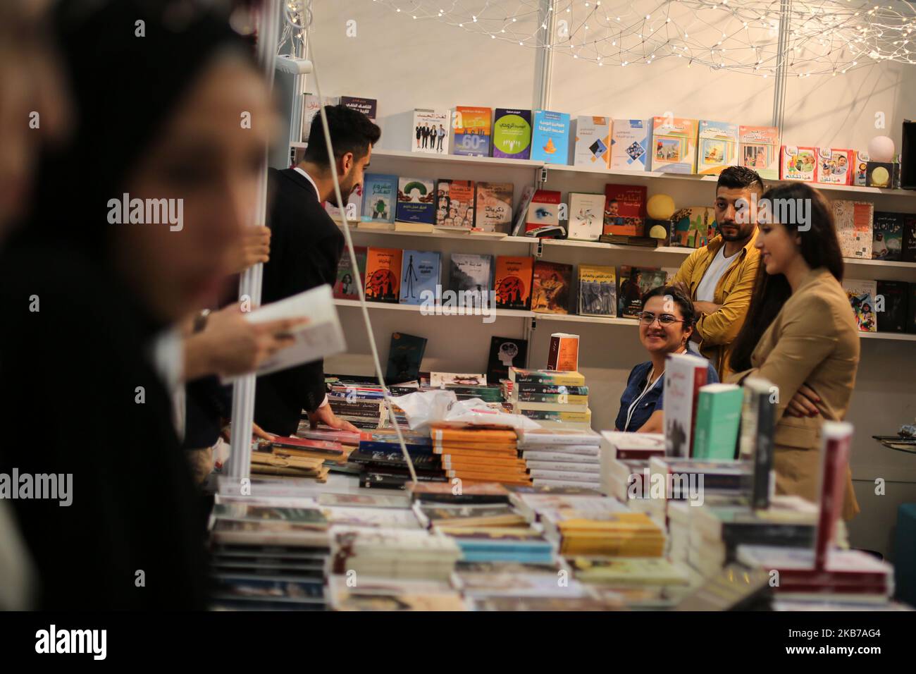 Les visiteurs de la Foire internationale du livre Arabi d’Istanbul, au cours de laquelle plus de 200 maisons d’édition de 15 pays, dont la Turquie, l’Iran et les pays arabes, participent au slogan « le livre nous rassemble » 29 septembre 2019 (photo de Mamen Faiz/NurPhoto) Banque D'Images