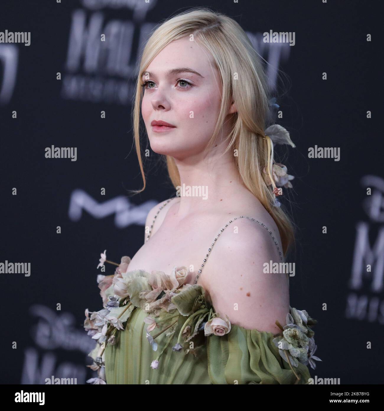 HOLLYWOOD, LOS ANGELES, CALIFORNIE, États-Unis - SEPTEMBRE 30 : l'actrice elle Fanning porte Gucci arrive à la première mondiale de Disney's 'Maleficat: Mistress of Evil', tenue au théâtre El Capitan sur 30 septembre 2019 à Hollywood, Los Angeles, Californie, États-Unis. (Photo par Xavier Collin/image Press Agency/NurPhoto) Banque D'Images