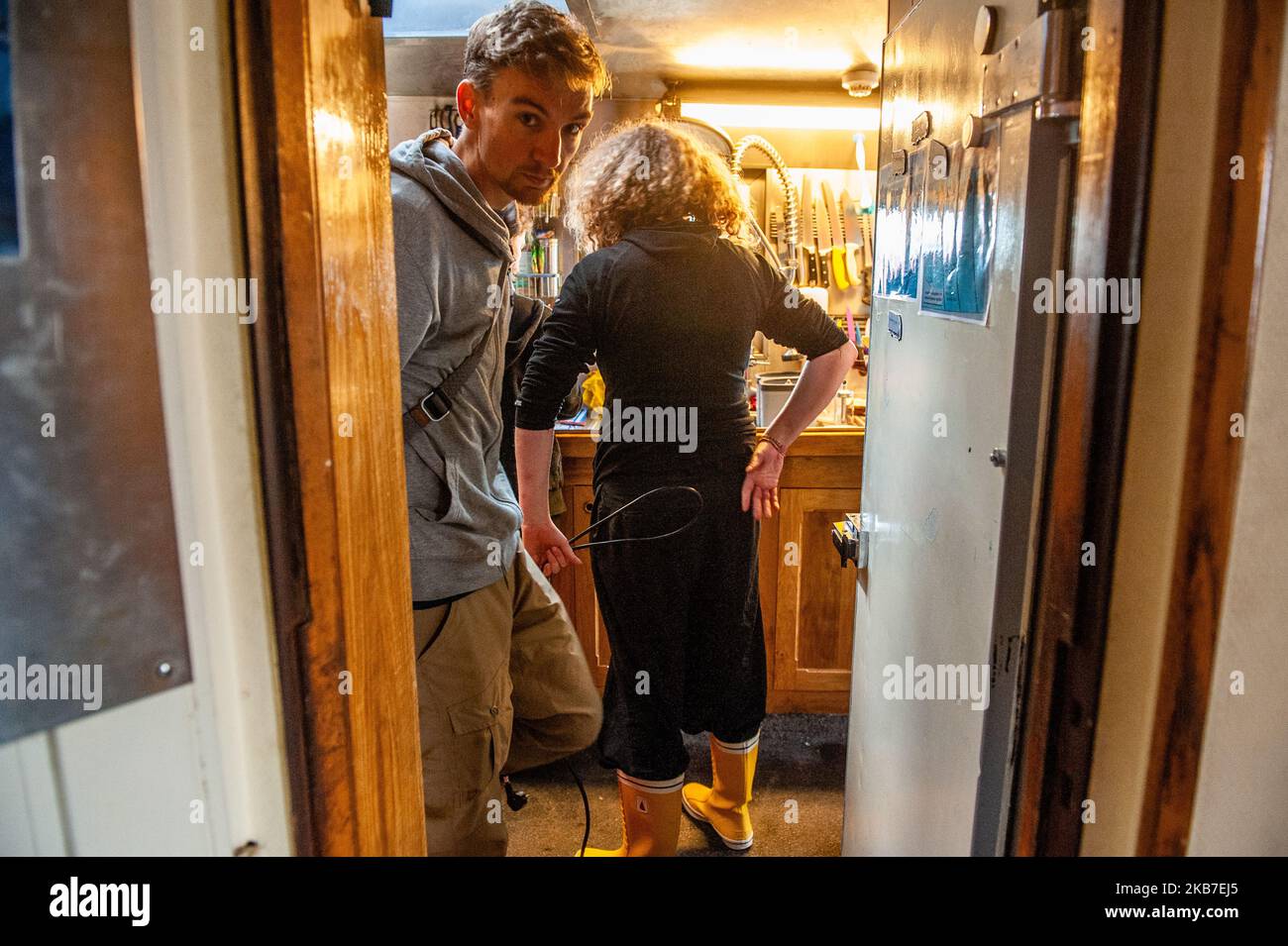Un activiste climatique est vu à l'intérieur de l'une des chambres à bord du bateau d'où ils vont naviguer jusqu'à COP25 au Chili. Amsterdam, 2 octobre 2019. (Photo par Romy Arroyo Fernandez/NurPhoto) Banque D'Images
