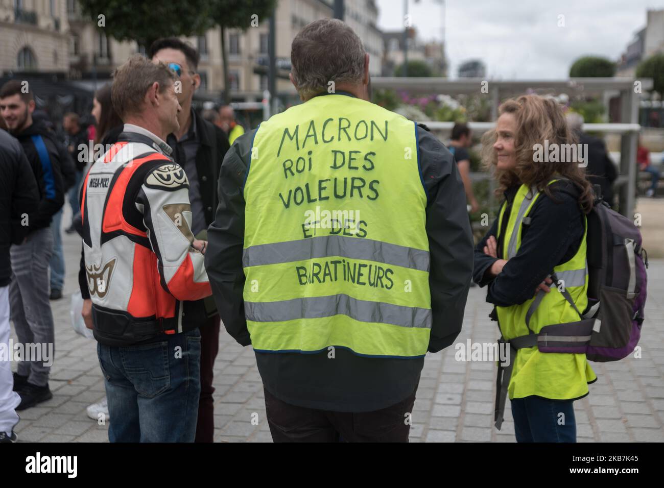 Les manifestants lors de la manifestation les gilets jaunes ont lancé un  appel régional à manifester à Rennes, France, le 5 octobre 2019 pour la loi  47 en faveur de tous les