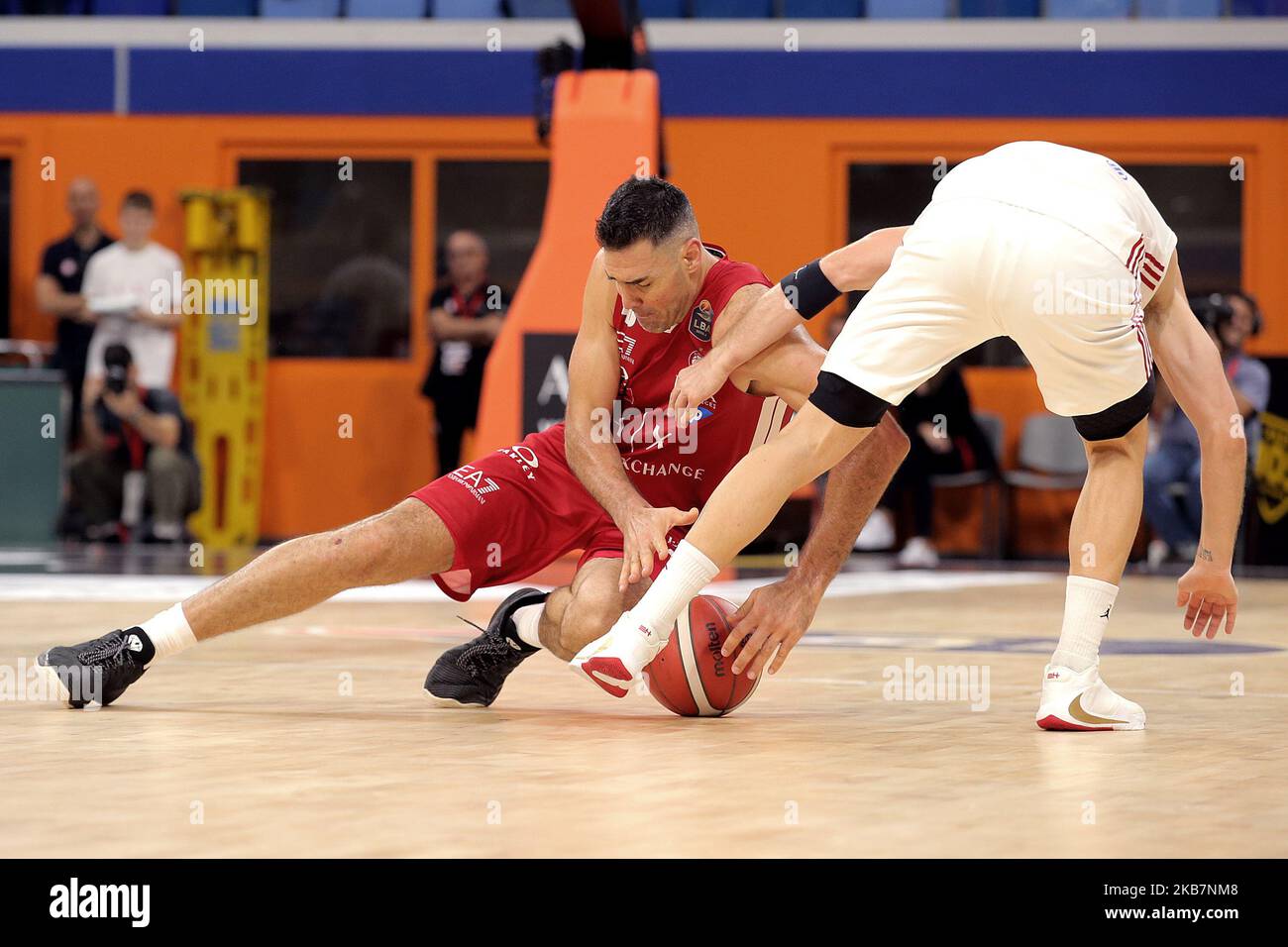 Luis Scola d'AX Armani Exchange Olimpia Milan en action pendant le LBA Lega basket A entre AX Armani Exchange Milan et Pallacanestro Trieste à Allianz Cloud Palalido Milan sur 06 octobre 2019 à Milan, Italie. (Photo de Giuseppe Cottini/NurPhoto) Banque D'Images