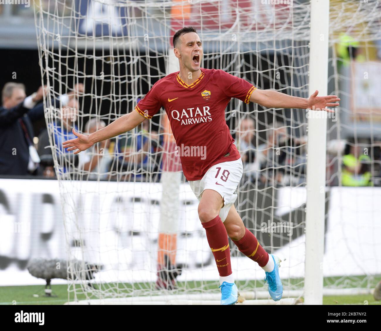 Nikola Kalinic d'AS Roma célèbre après avoir marquant le deuxième but annulé par l'arbitre lors de la série Un match entre Roma et Cagliari au Stadio Olimpico, Rome, Italie, le 6 octobre 2019 (photo de Silvia Lore/NurPhoto) Banque D'Images