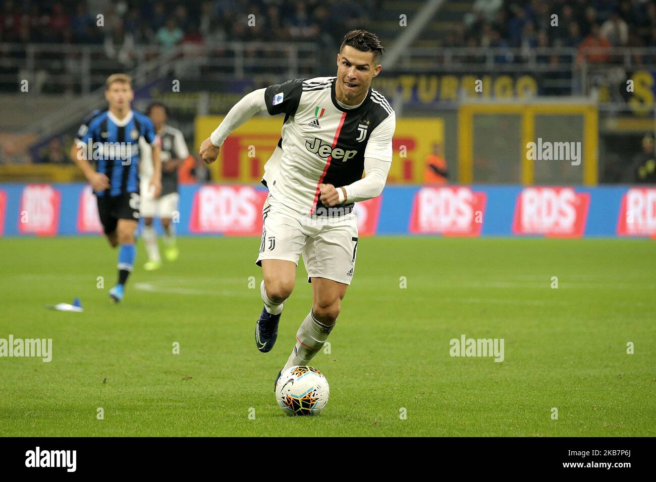 Cristiano Ronaldo de Juventus en action pendant la série Un match entre le FC Internazionale et le Juventus au Stadio Giuseppe Meazza sur 6 octobre 2019 à Milan, Italie. (Photo de Giuseppe Cottini/NurPhoto) Banque D'Images