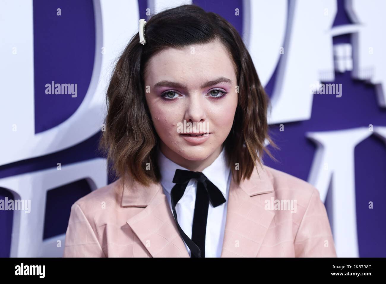 CENTURY CITY, LOS ANGELES, CALIFORNIE, États-Unis - OCTOBRE 06 : l'actrice Elsie Fisher arrive à la première mondiale de la « famille Addams » de MGM, qui s'est tenue à l'AMC de Westfield Century City sur 6 octobre 2019 à Century City, Los Angeles, Californie, États-Unis. (Photo par Xavier Collin/image Press Agency/NurPhoto) Banque D'Images