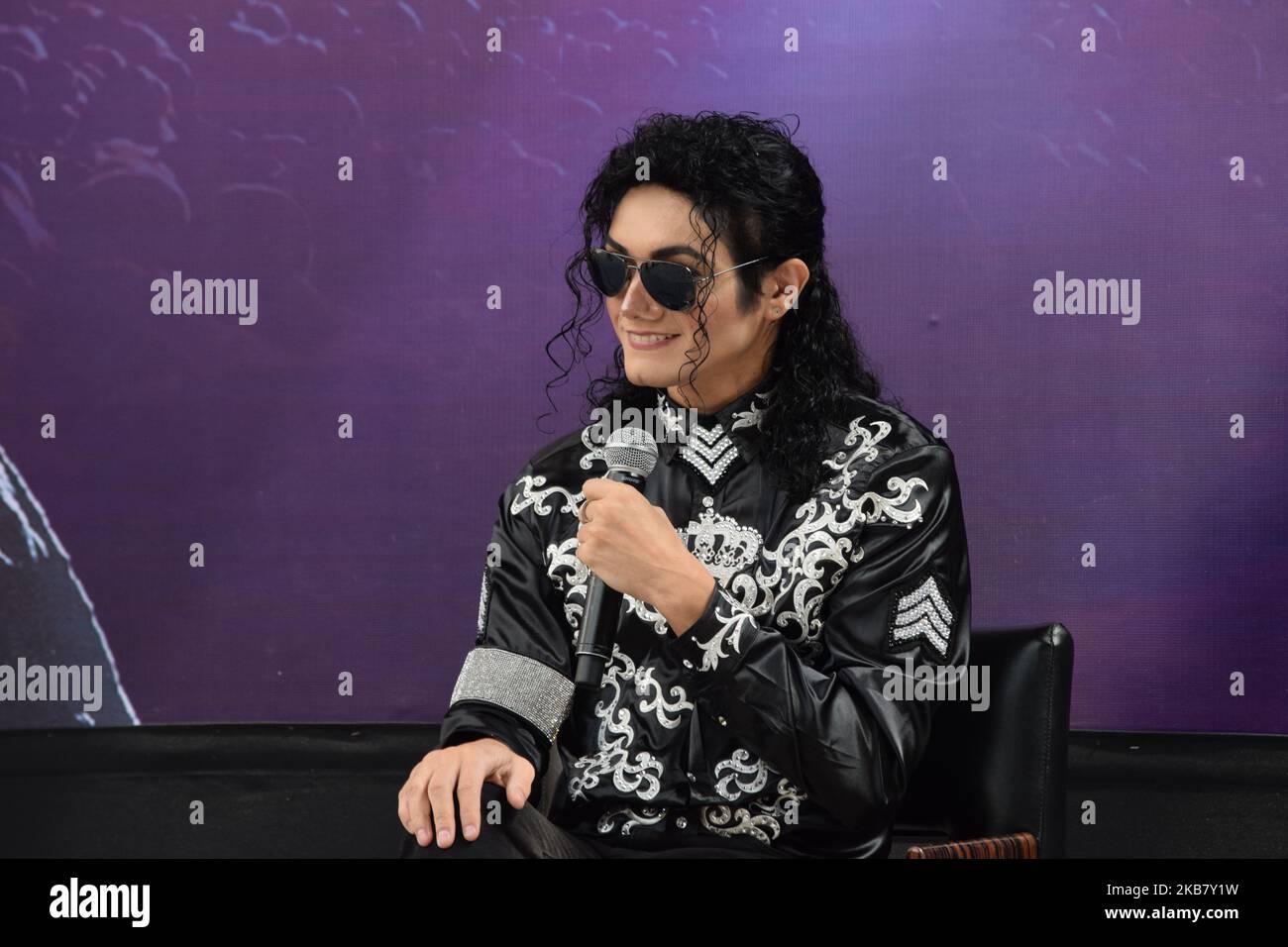 Noviembre 03, 2022, Ciudad de México, México: El cantte y bailarín brasileño Lenny Jay, en conferencia de prensa para anunciar su show “this is Michael” attributo al “Rey del Pop”. En el Auditorio Nacional, (Foto: Francisco Morales/DAMMPHOTO) 03 novembre 2022, Mexico, Mexique: Lenny Jay, chanteur et danseur brésilien, lors d'une conférence de presse pour annoncer son spectacle hommage au "Roi de la Pop". À l'Auditorium national, (photo: Francisco Morales/DAMMPHOTO) Banque D'Images