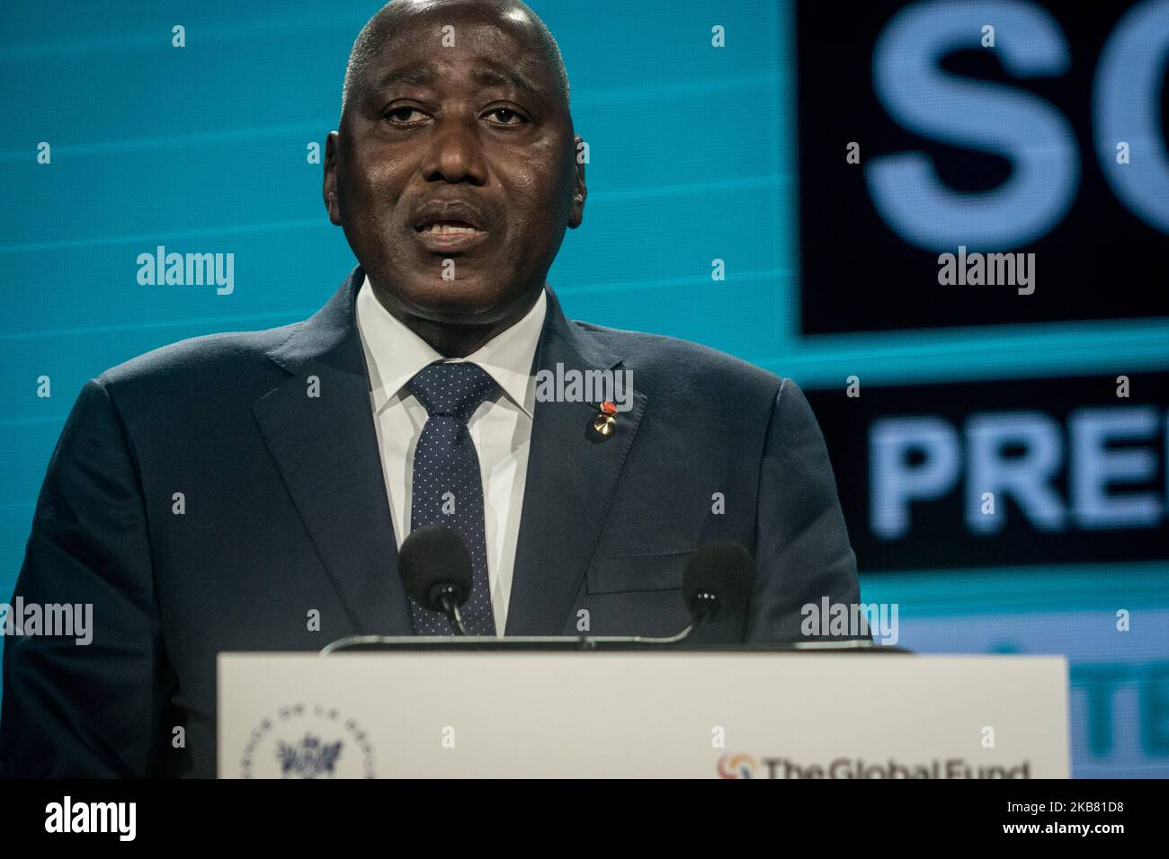 Le Premier ministre de Côte d'Ivoire, Amadou Gon Coulibaly, prononce un discours lors de la journée de collecte de fonds à la sixième Conférence du Fonds mondial, à Lyon, en France, le 10 octobre 2019. (Photo de Nicolas Liponne/NurPhoto) Banque D'Images