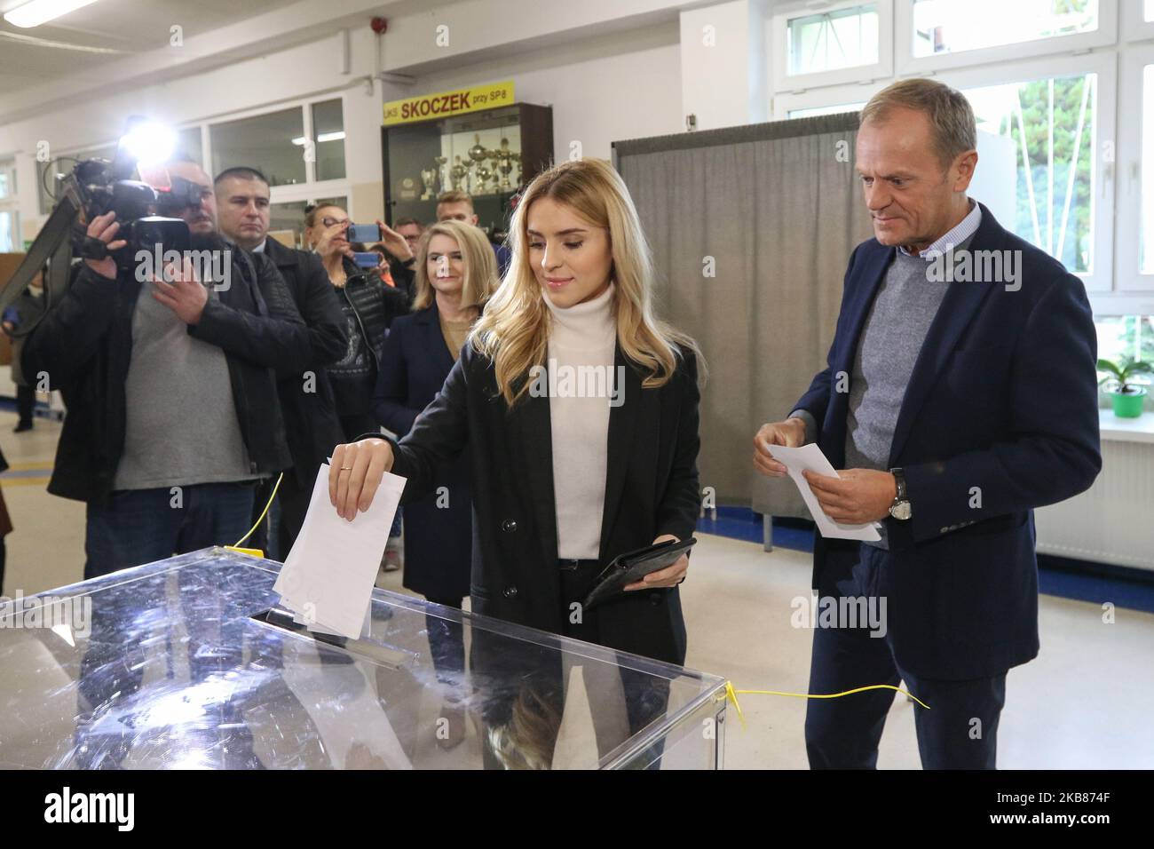 Le président du Conseil européen Donald Tusk lors des élections générales en Pologne est vu le 13 octobre 2019 à Sopot, Pologne Tusk a voté avec sa femme Malgorzta et sa fille Katarzyna Tusk. (Photo de Michal Fludra/NurPhoto) Banque D'Images