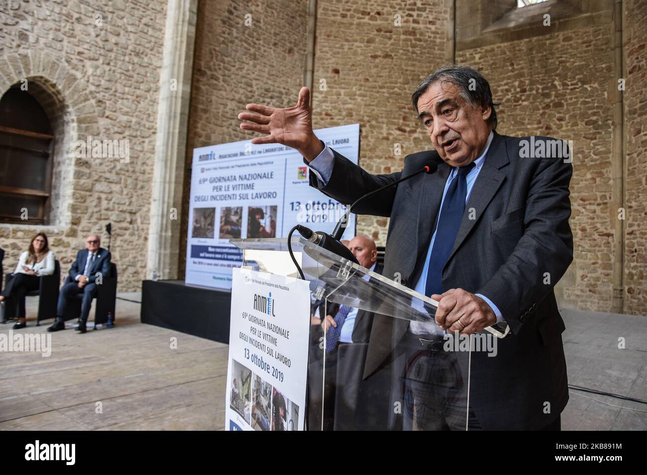 Le maire de Palerme Leoluca Orlando parle pendant la Journée nationale DE L'ANMIL 69th, pour les victimes d'accidents du travail, a été célébré dans le complexe de Santa Maria dello Spasimo à Palerme, Italie, le 13 octobre 2019. (Photo de Francesco Militello Mirto/NurPhoto) Banque D'Images