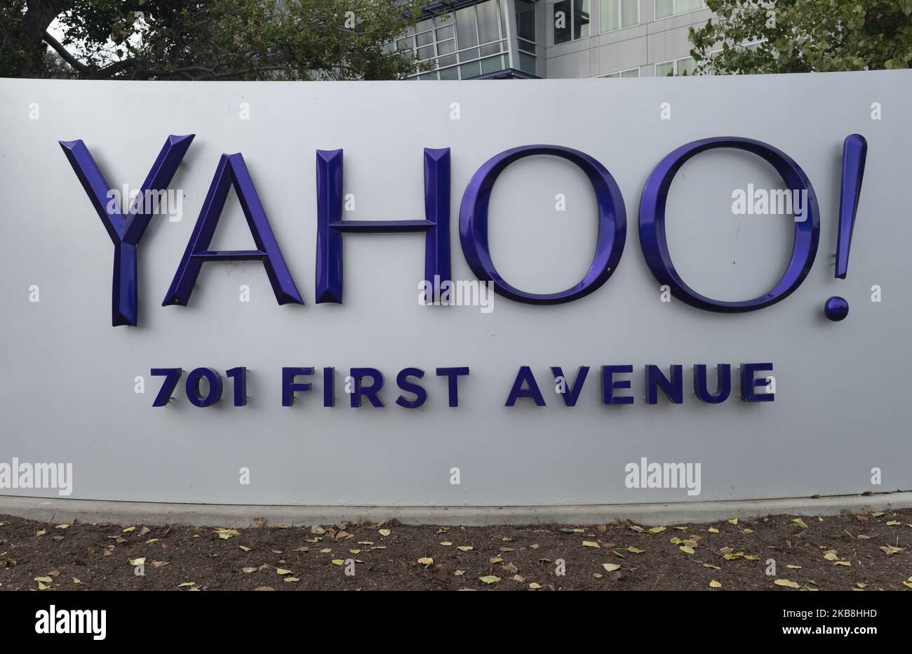 Yahoo logo est vu à son bureau à Sunnyvale, Californie sur 16 octobre 2019. 3 milliards de comptes Yahoo sont frappés par de multiples violations de données entre 2013 et 2016. Si le règlement est approuvé par les tribunaux de Californie, l'entreprise doit payer plus de $117,5 millions d'utilisateurs dont les noms, adresses e-mail et mots de passe ont été volés. (Photo par Yichuan Cao/NurPhoto) Banque D'Images