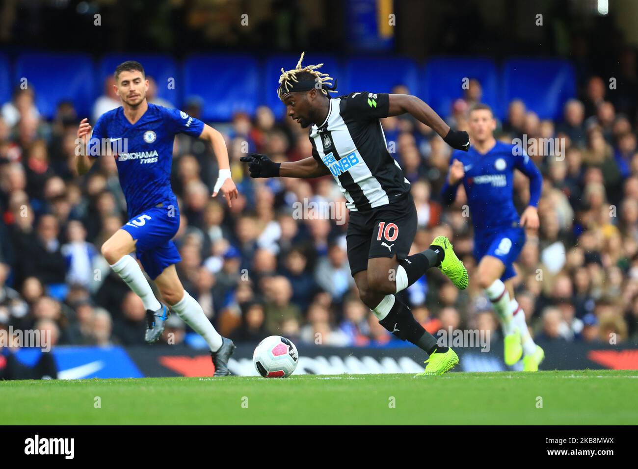 Newcastles Allan Saint-Maximin lors du match de la Premier League entre Chelsea et Newcastle United à Stamford Bridge, Londres, le samedi 19th octobre 2019. (Photo de Leila Coker/MI News/NurPhoto) Banque D'Images