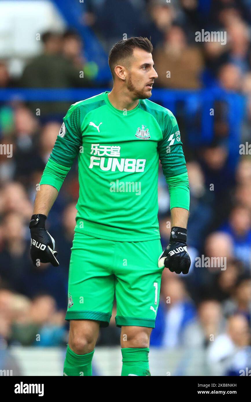 Martin Dubravka, gardien de but de Newcastles, lors du match de la Premier League entre Chelsea et Newcastle United à Stamford Bridge, Londres, le samedi 19th octobre 2019. (Photo de Leila Coker/MI News/NurPhoto) Banque D'Images