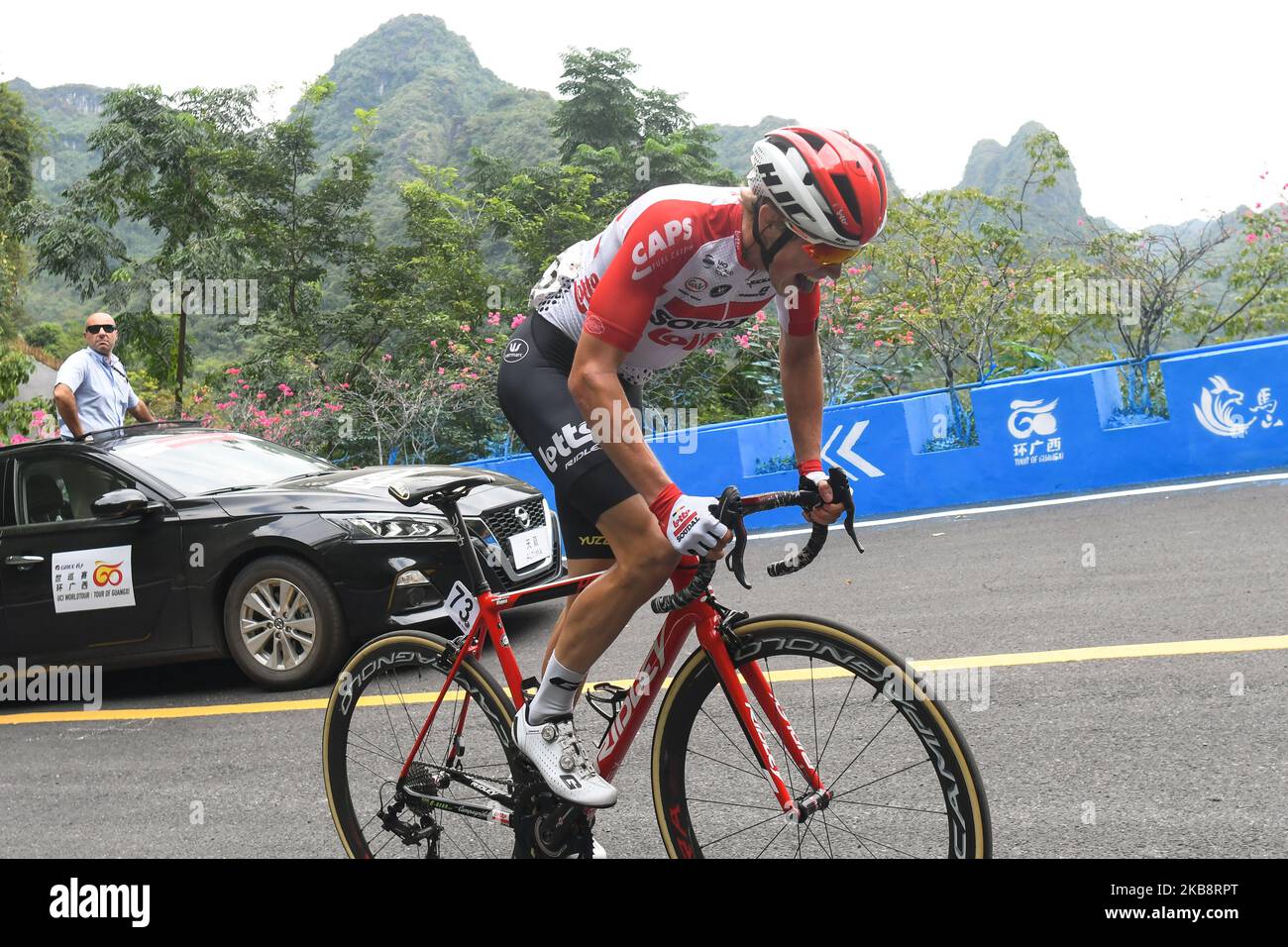 Carl Fredrik Hagen de Norvège et Lotto Soudal Team, dans les 300m derniers de la quatrième étape, 161,4km Nanning à Nongla stage, de l'édition 3rd du Cyclisme Tour de Guangxi 2019, . Le dimanche, 20 octobre 2019, à Nongla, dans la région de Guangxi, Chine. (Photo par Artur Widak/NurPhoto) Banque D'Images