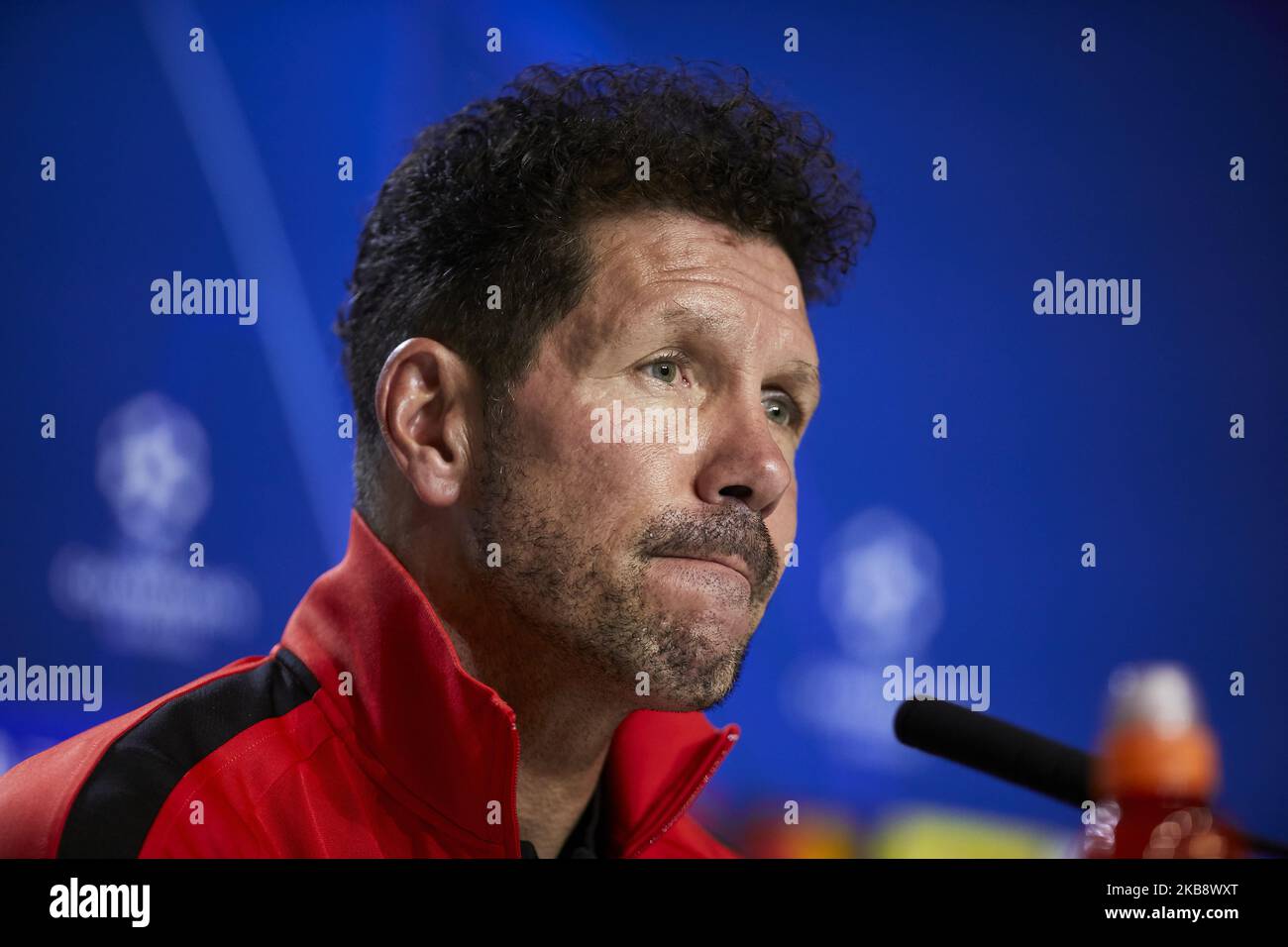 Diego Pablo Simeone lors de la conférence de presse avant le match de la Ligue des champions de l'UEFA entre Atletico de Madrid et Bayer 04 Leverkusen au stade Wanda Metropolitano à Madrid, en Espagne. 21 octobre 2019. (Photo de A. Ware/NurPhoto) Banque D'Images