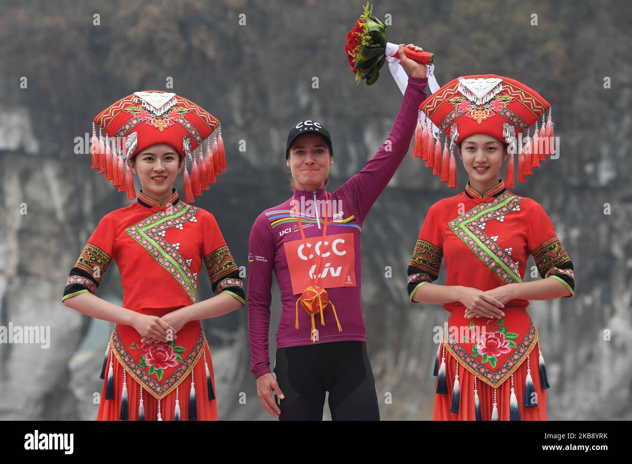 Marianne vos des pays-Bas et l'équipe CCC Liv, vue lors de la cérémonie de remise des prix 2019 du Cyclisme Tour de Guangxi, lorsqu'elle remporte le WorldTour 2019 des femmes. Mardi, 22 octobre 2019, à Guilin, dans la région de Guangxi, Chine. (Photo par Artur Widak/NurPhoto) Banque D'Images