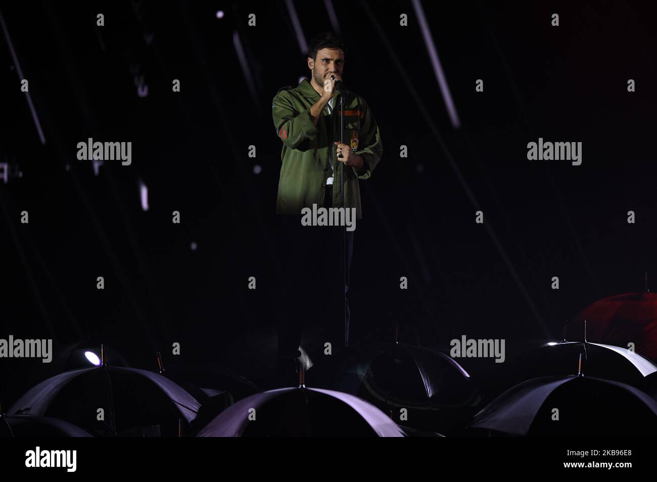 Eugenio Campagna chante lors de la première édition live de 13th de la version italienne de l'exposition internationale de talents X Factor le 24 octobre 2019 à Candy Arena à Monza, Italie. (Photo par Andrea Diodato/NurPhoto) Banque D'Images